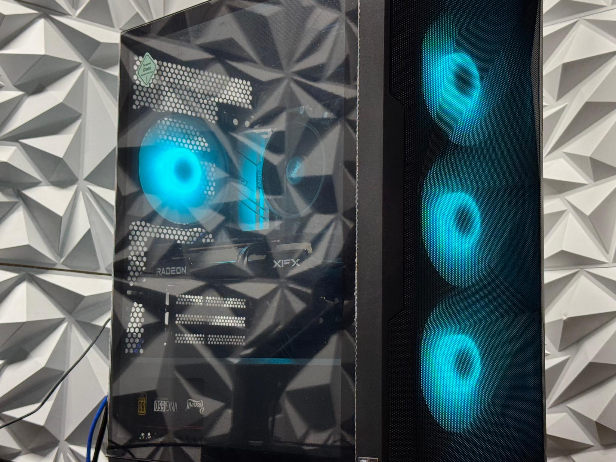 RX 6600 / Ryzen 5 5500 / 16GB DDR4 RAM / 512GB SSD / Gaming pc