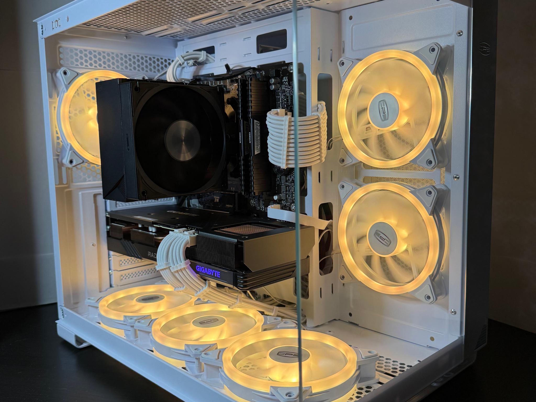 Gaming PC // Gigabyte RX 7600XT 12GB // Ryzen 5 5500 // 16 GB Ram // 1 TB NVME SSD