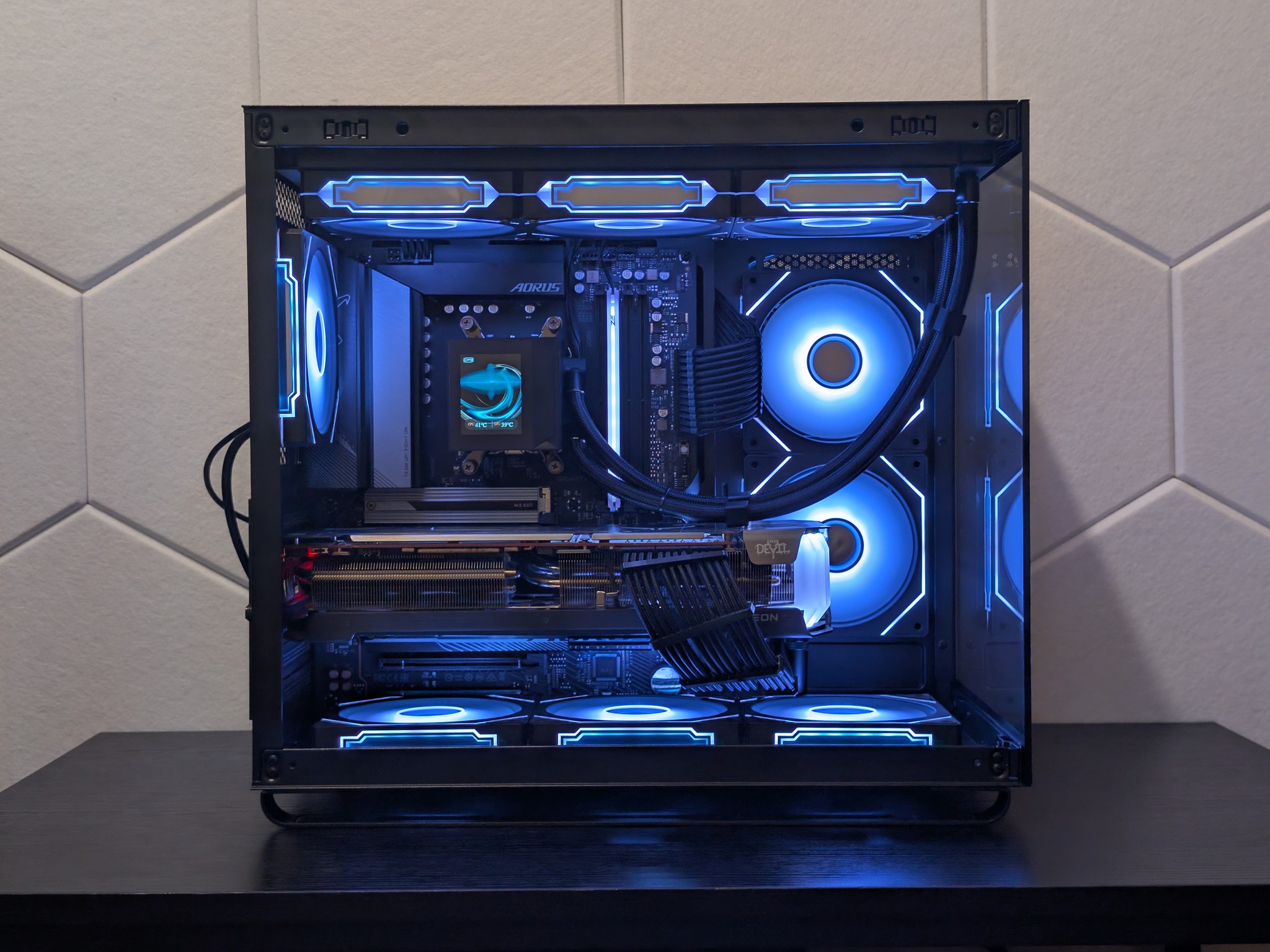 🐈‍⬛🔥 1440p Gaming Beast | RX 6950XT | Ryzen 7 7700X | 2TB SSD | 32GB RAM | WiFi 6 & Bluetooth 🔥🐈‍⬛