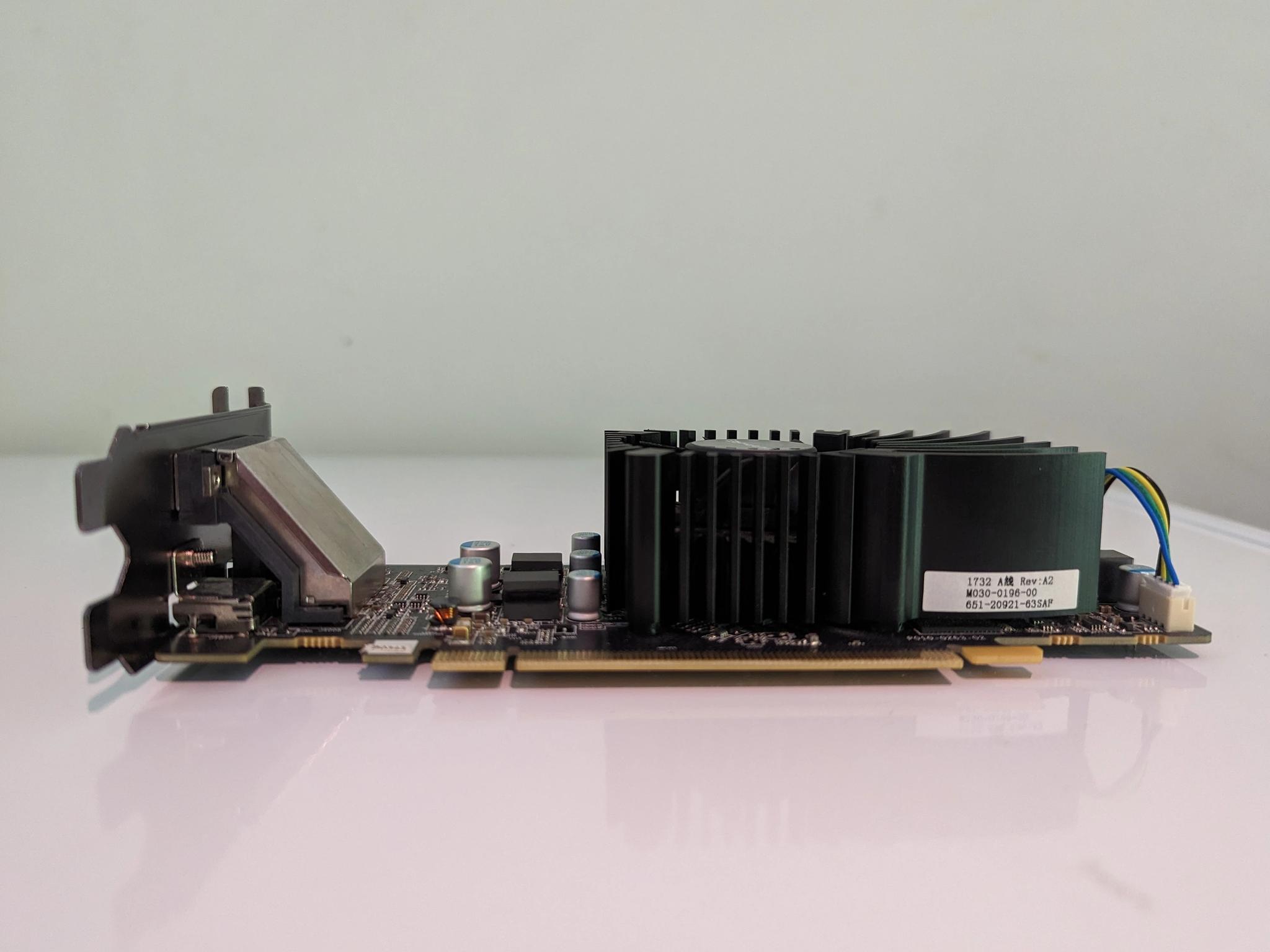 LIKE NEW || Sapphire Radeon RX 550 PULSE 4 GB Low Profile