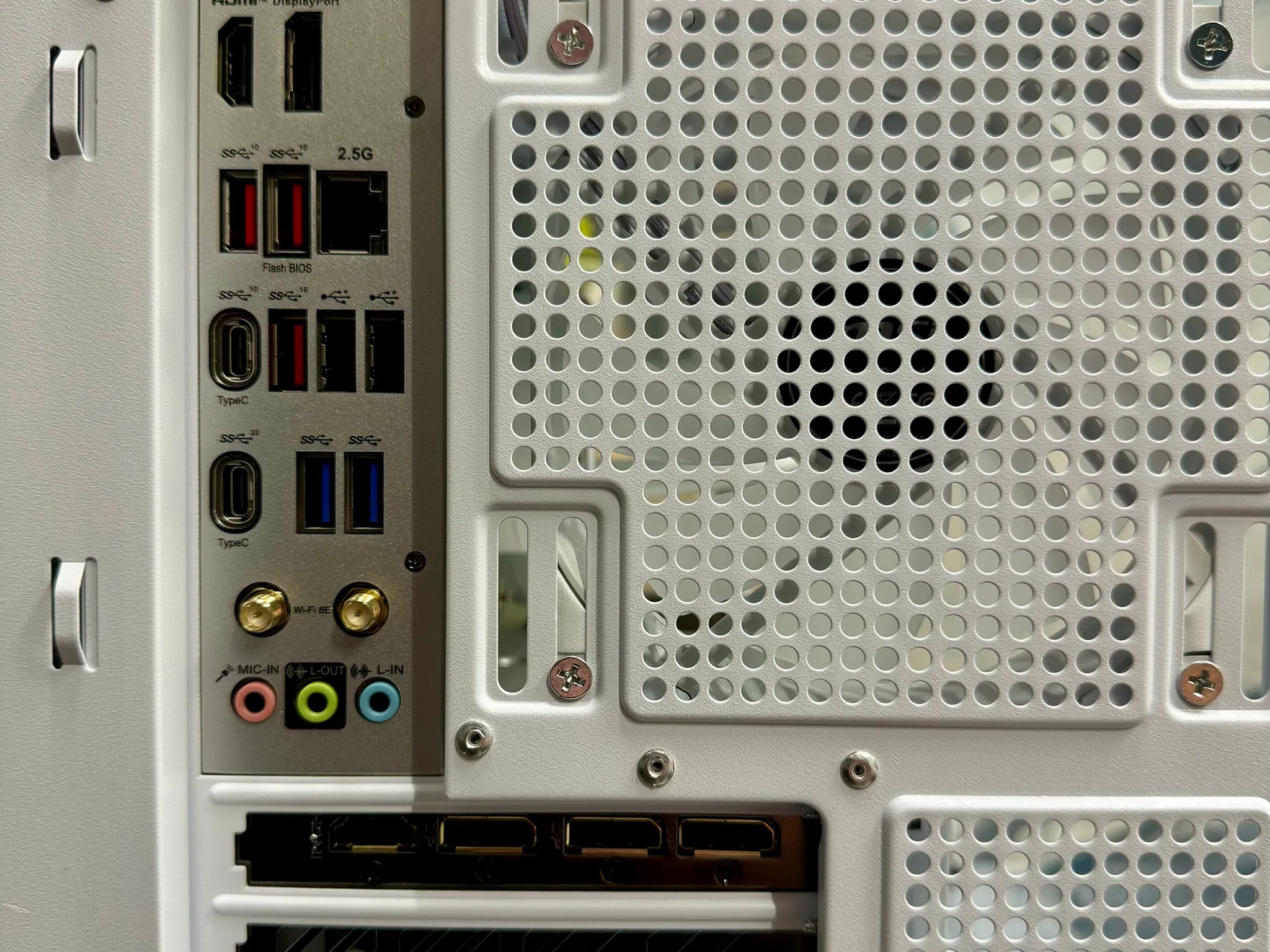 Almost Heaven II 🪽🪽 Aero 4070 SUPER OC ☀️ AMD Ryzen 7600X 🌙32GB RAM DDR5 ✨1TB m.2 📖 White Build