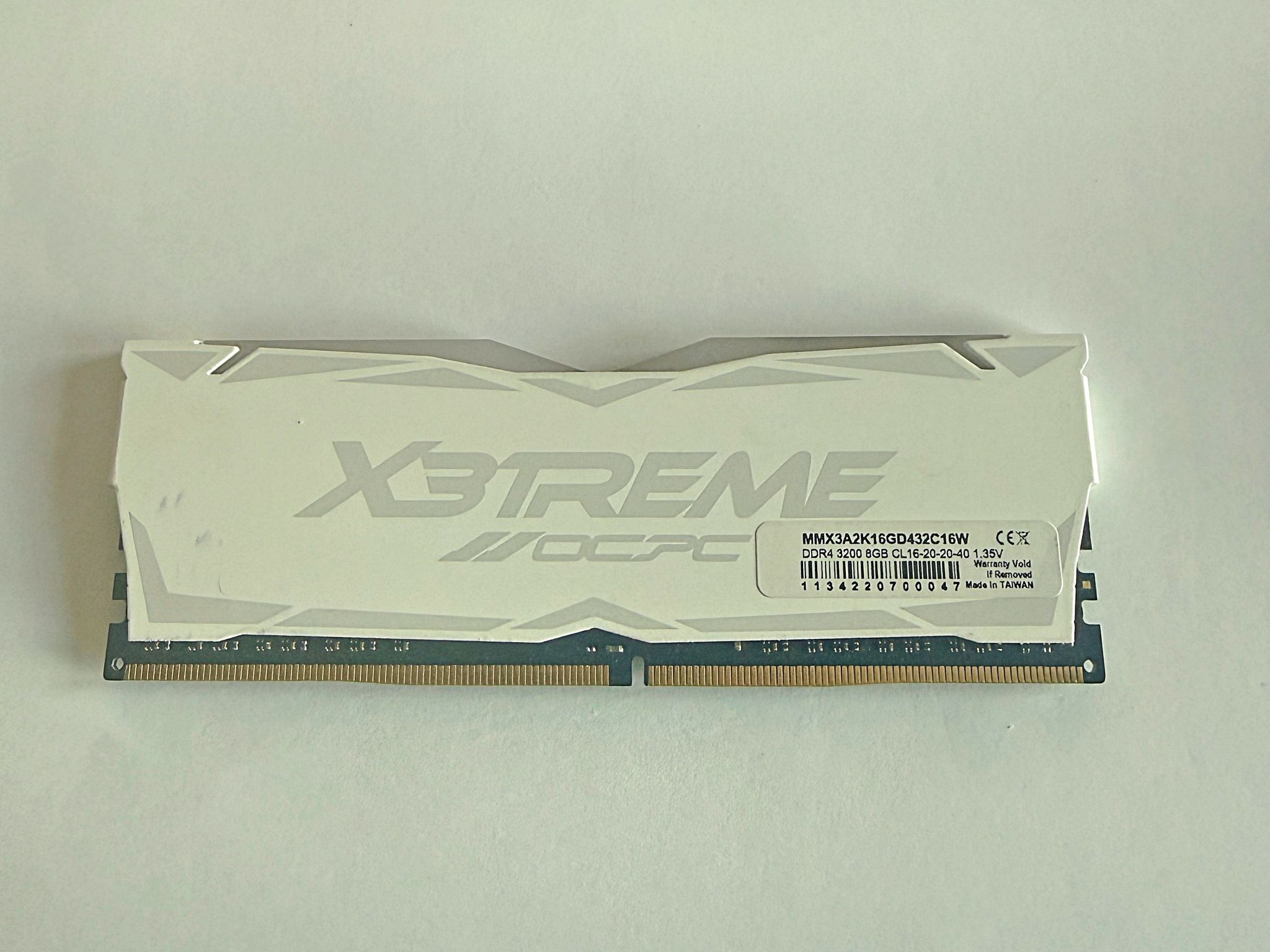 8GB OCPC X3 RGB DDR4 3200 WHITE