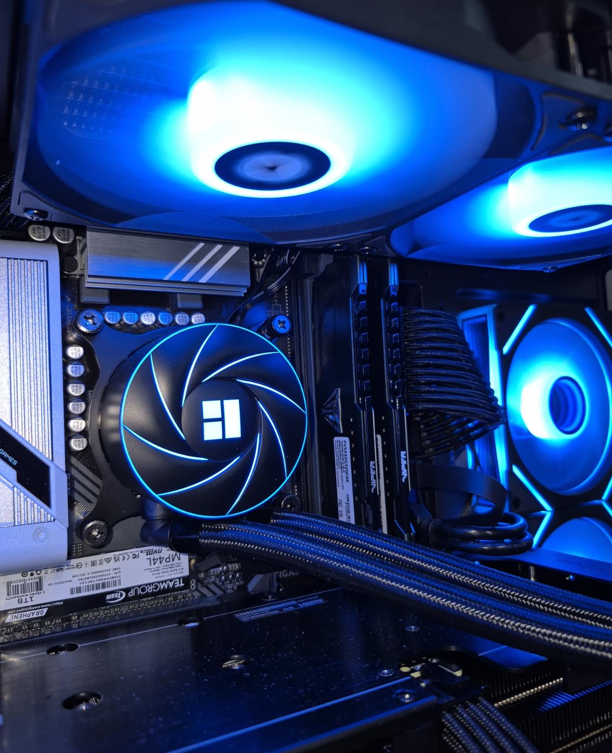 1440p Gaming Desktop PC, Intel i5 14600k, AMD RX 9600 XT 16 GB, 1TB SSD, 32GB DDR4