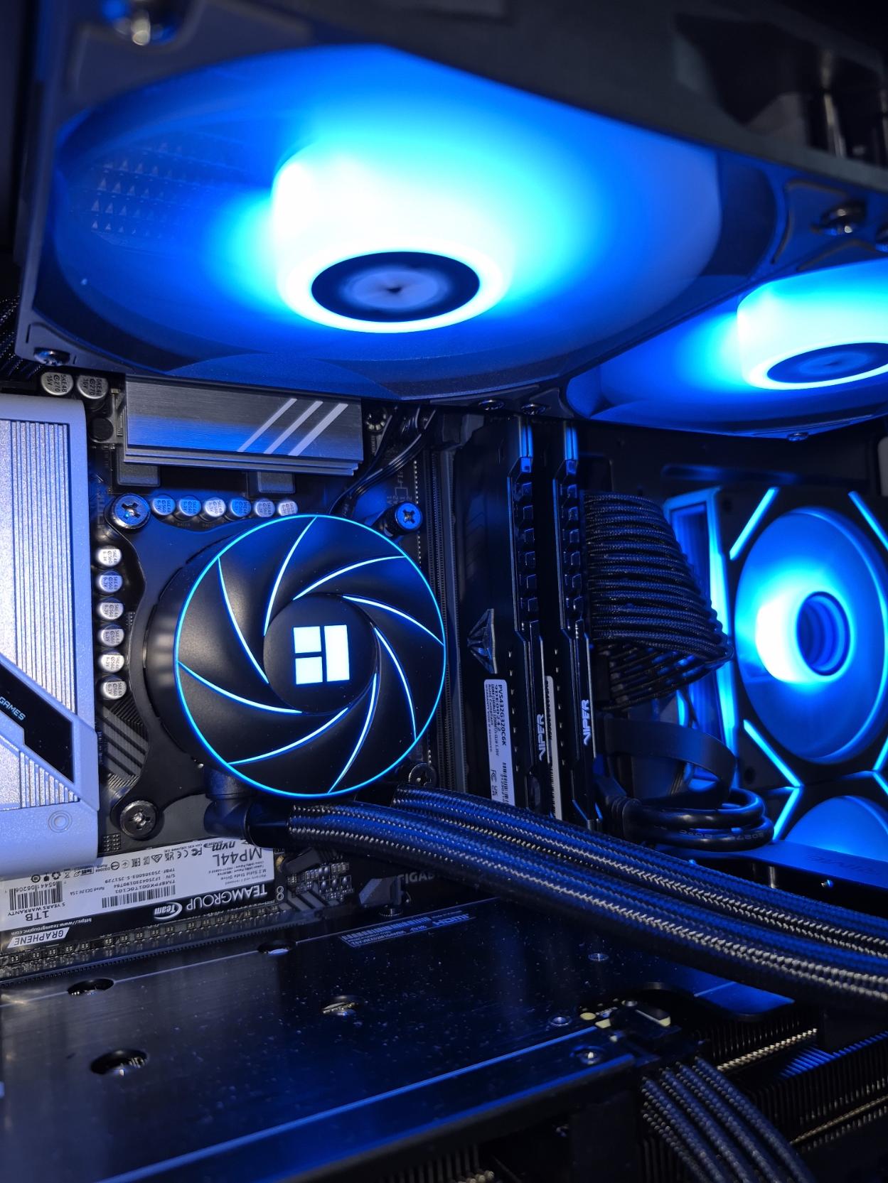 1440p Gaming Desktop PC, Intel i5 14600k, AMD RX 9600 XT 16 GB, 1TB SSD, 32GB DDR4