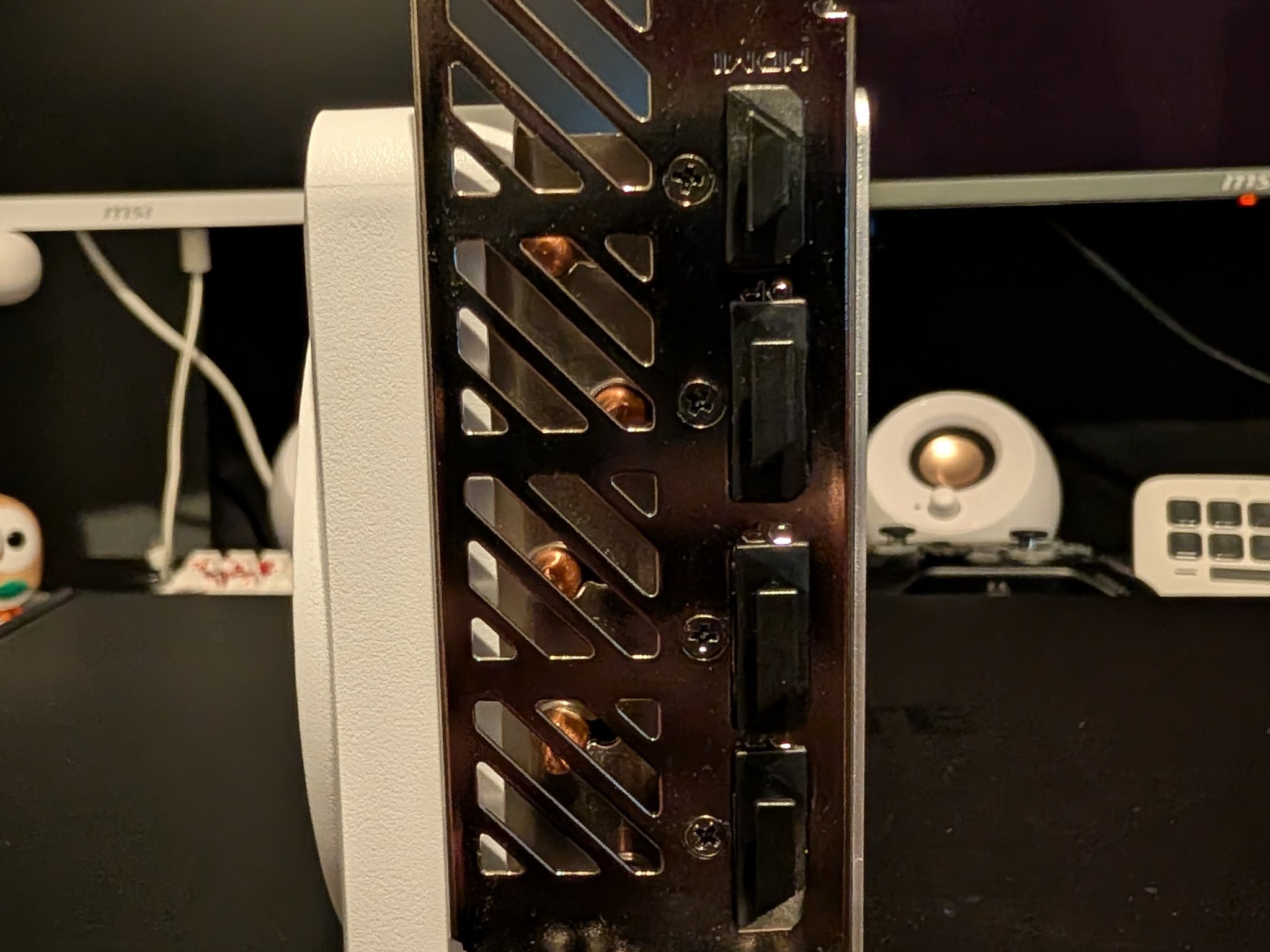 Gigabyte AERO 4070Ti Super (white)