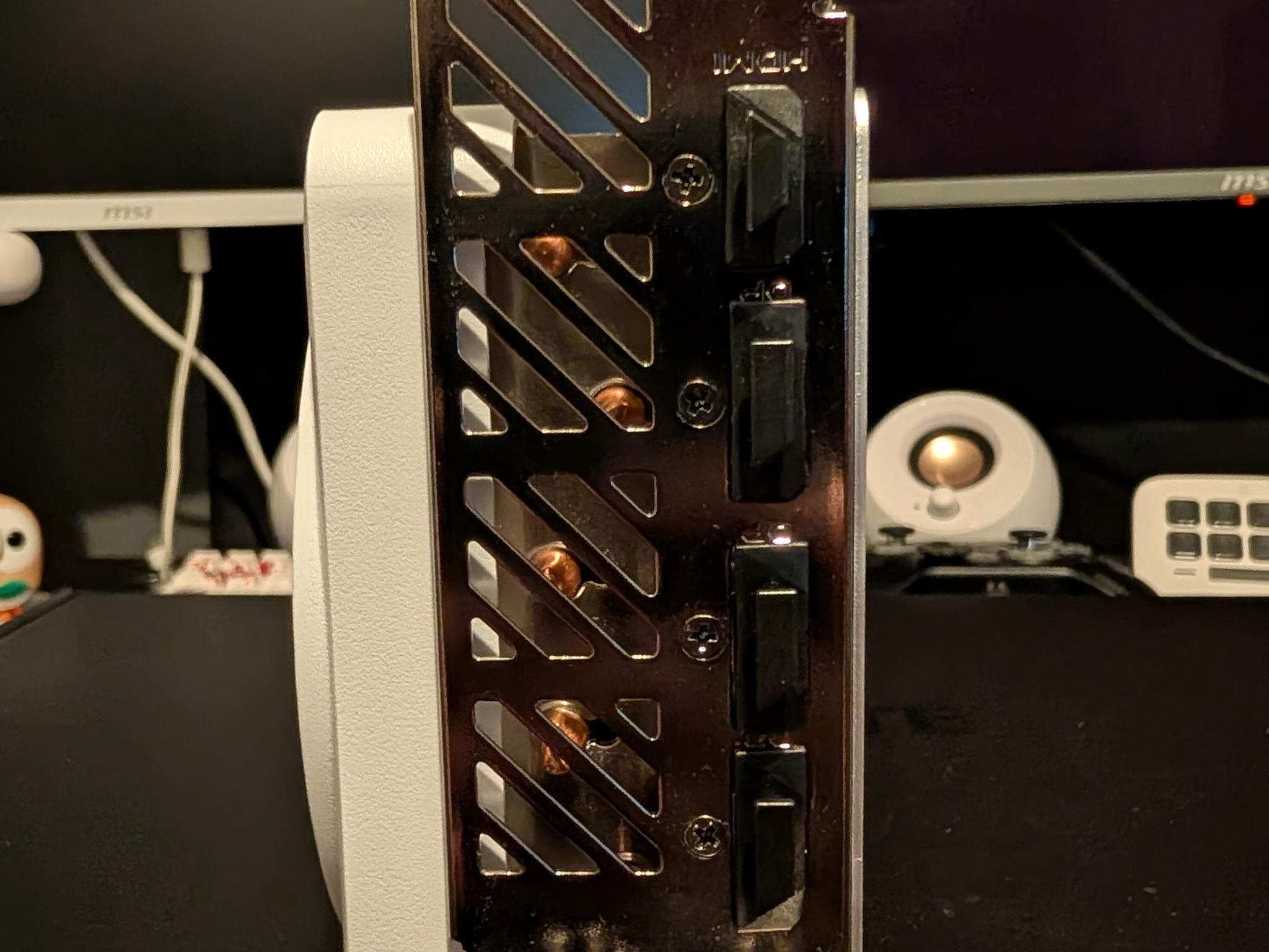 Gigabyte AERO 4070Ti Super (white)