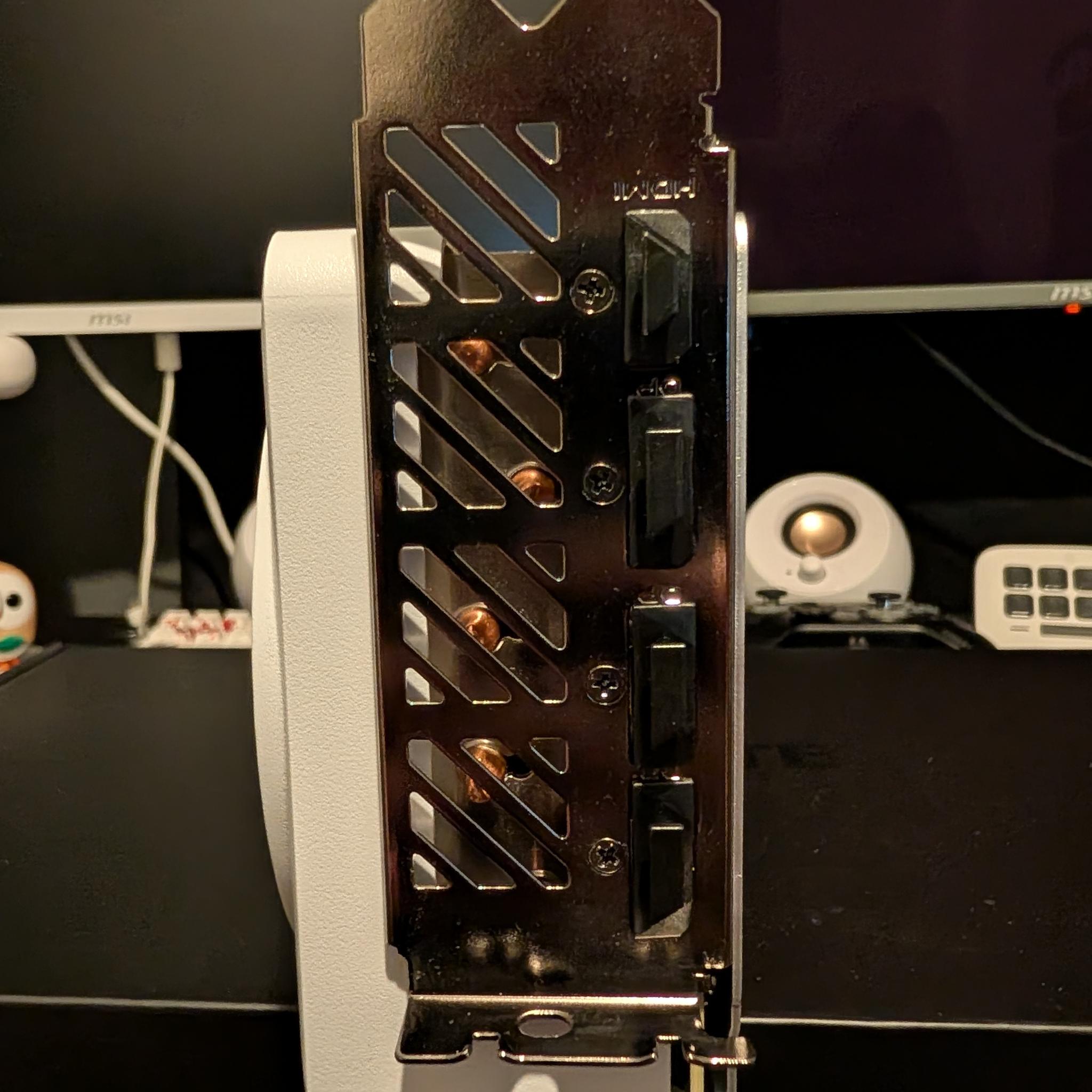 Gigabyte AERO 4070Ti Super (white)