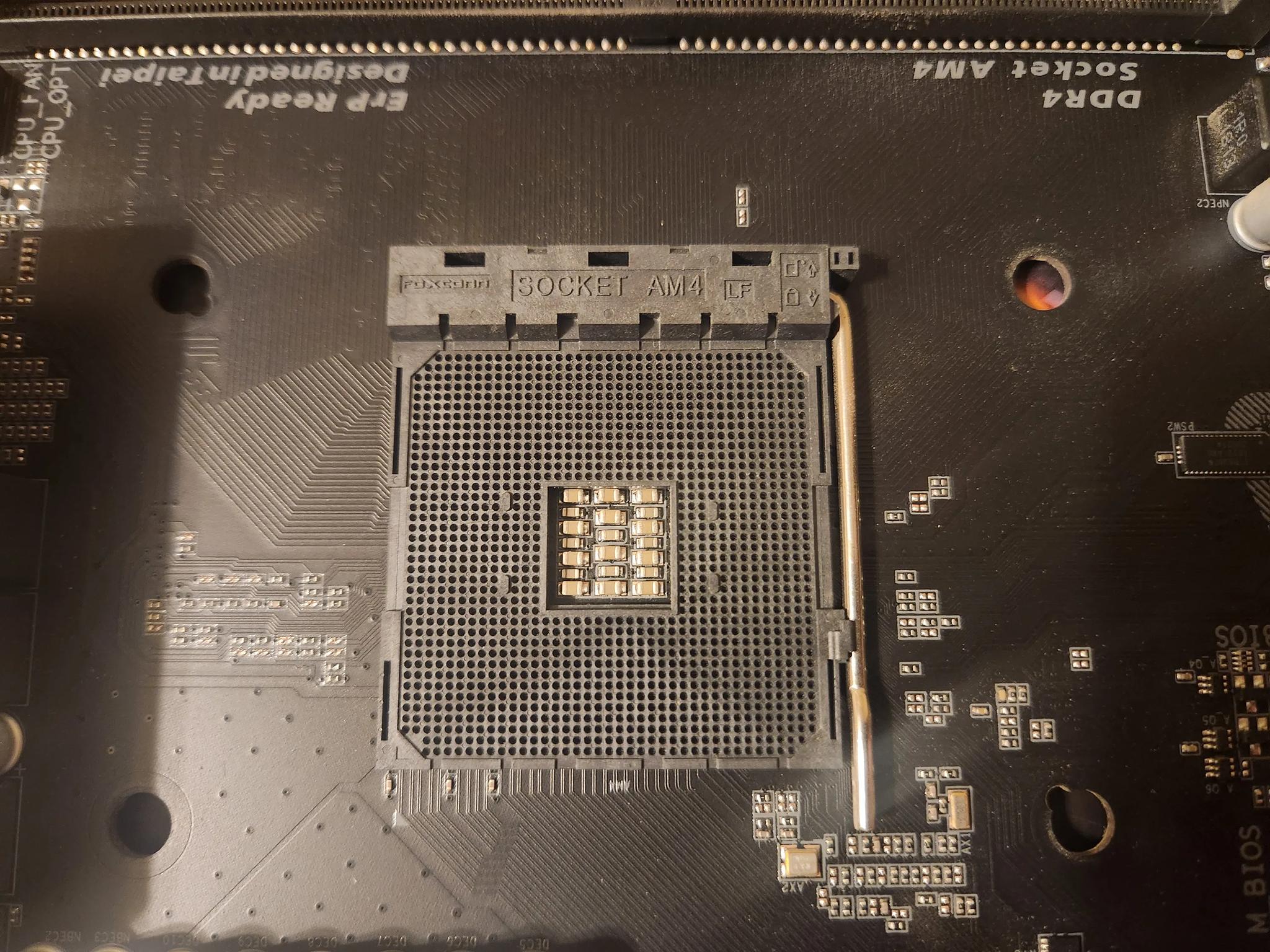 GIGABYTE X470 AORUS Ultra Gaming AM4 ATX AMD Motherboard Socket Ryzen