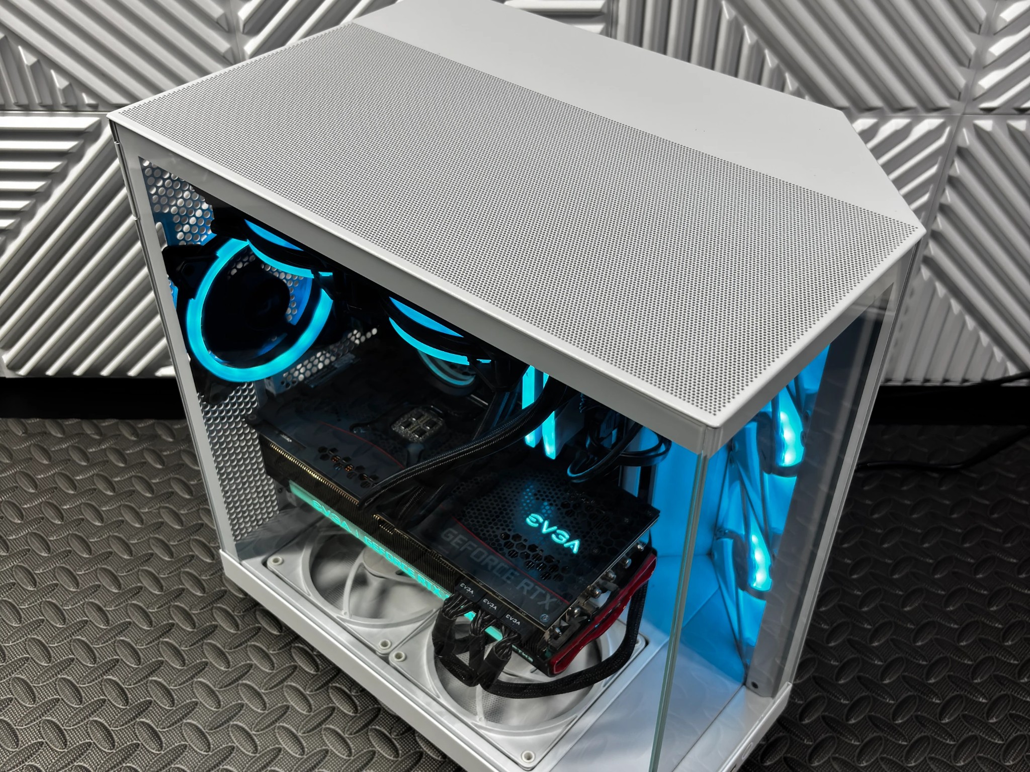 White RGB Gaming PC | RTX 3080 FTW3 Ultra | Ryzen 5 7600 | 32GB DDR5 | NZXT H6 Flow