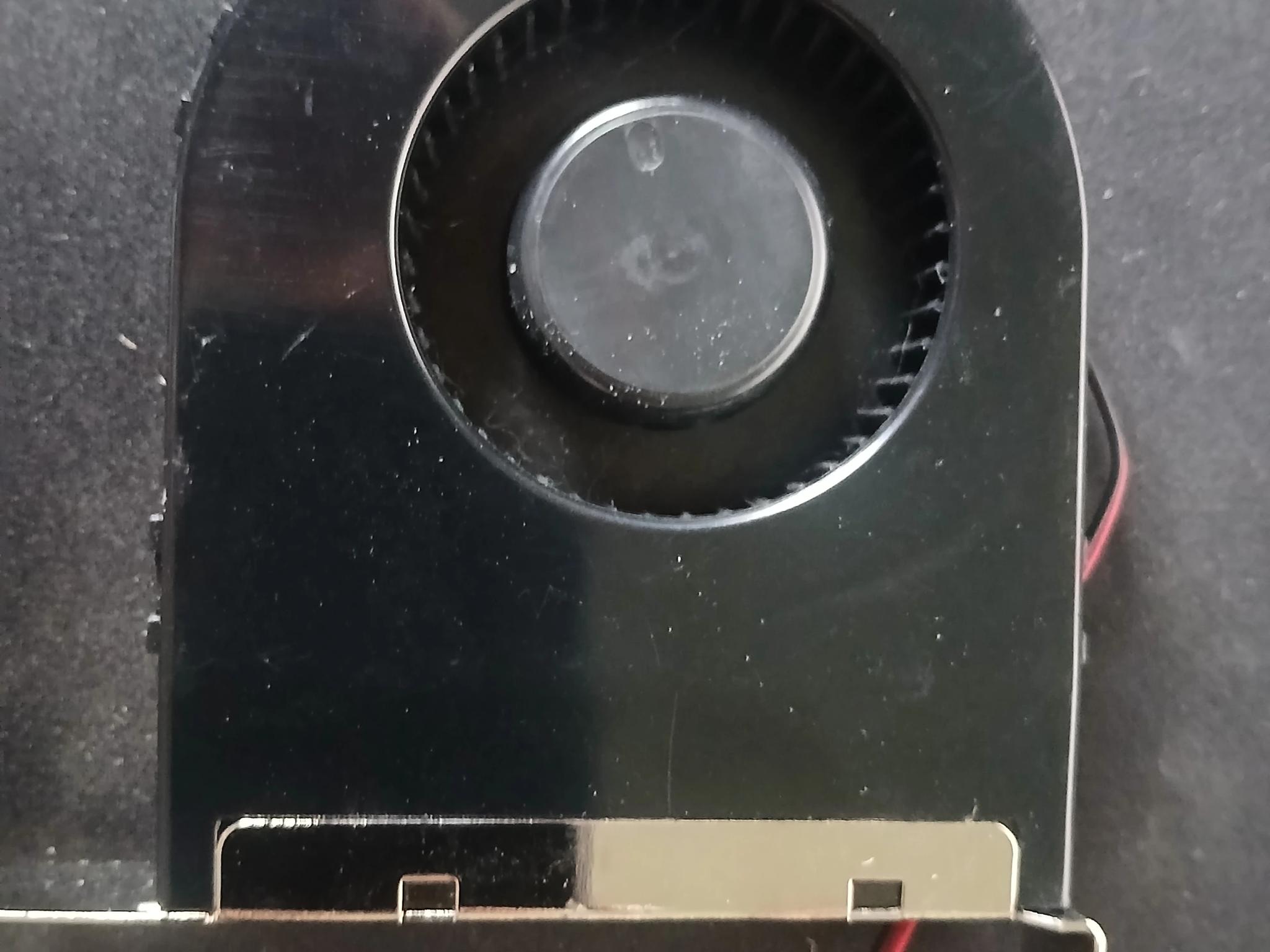 Expansion Slot Rear Exhaust Cooling Fan with LP4 Connector