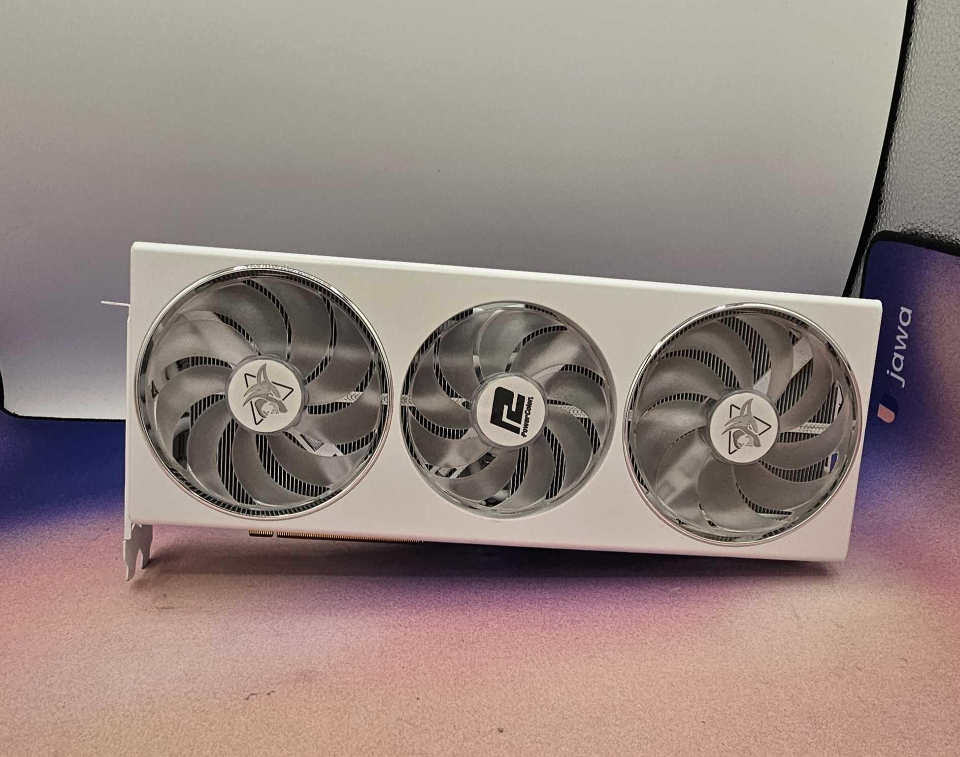 PowerColor Hellhound Spectral White RX 7800XT