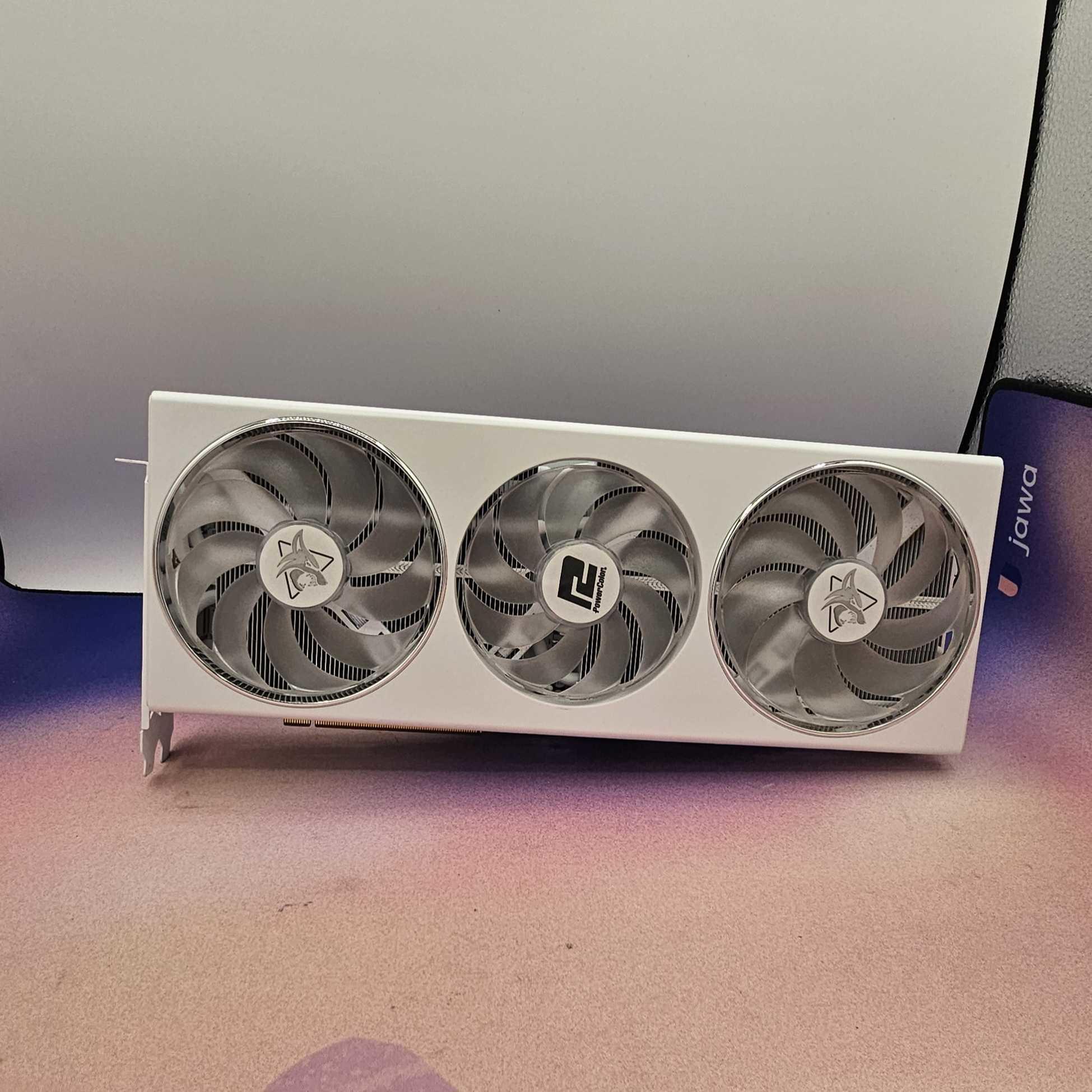PowerColor Hellhound Spectral White RX 7800XT