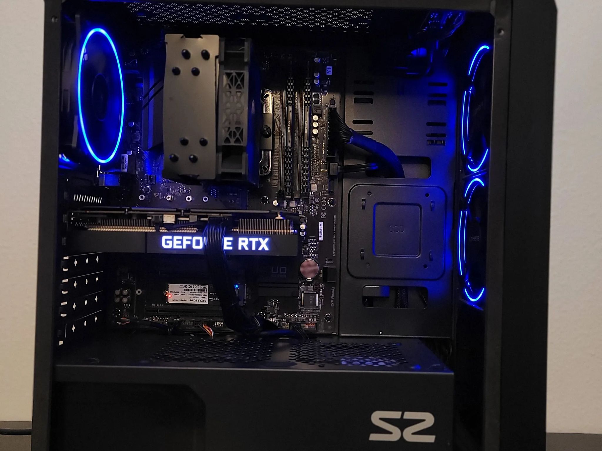 Void 1080  // Ryzen 7 5700x // RTX 3060ti // 16GB DDR4 // 256GB SSD+2TB HDD // WIFI + BT