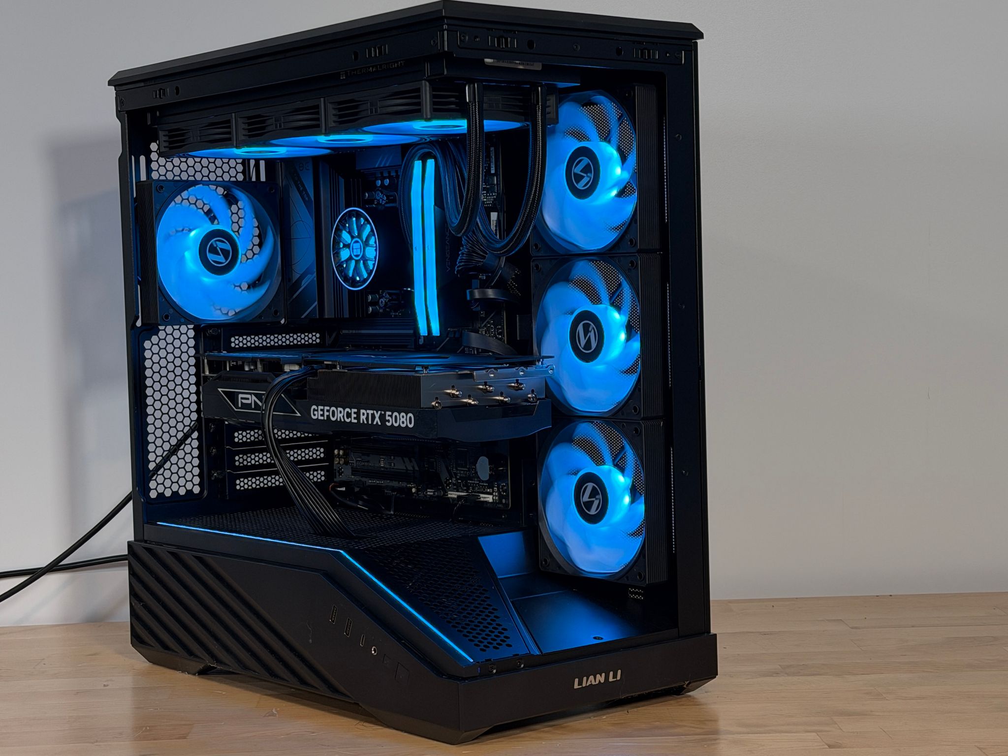 GeForce RTX 5080 - Ryzen 7 9800X3D Gaming PC