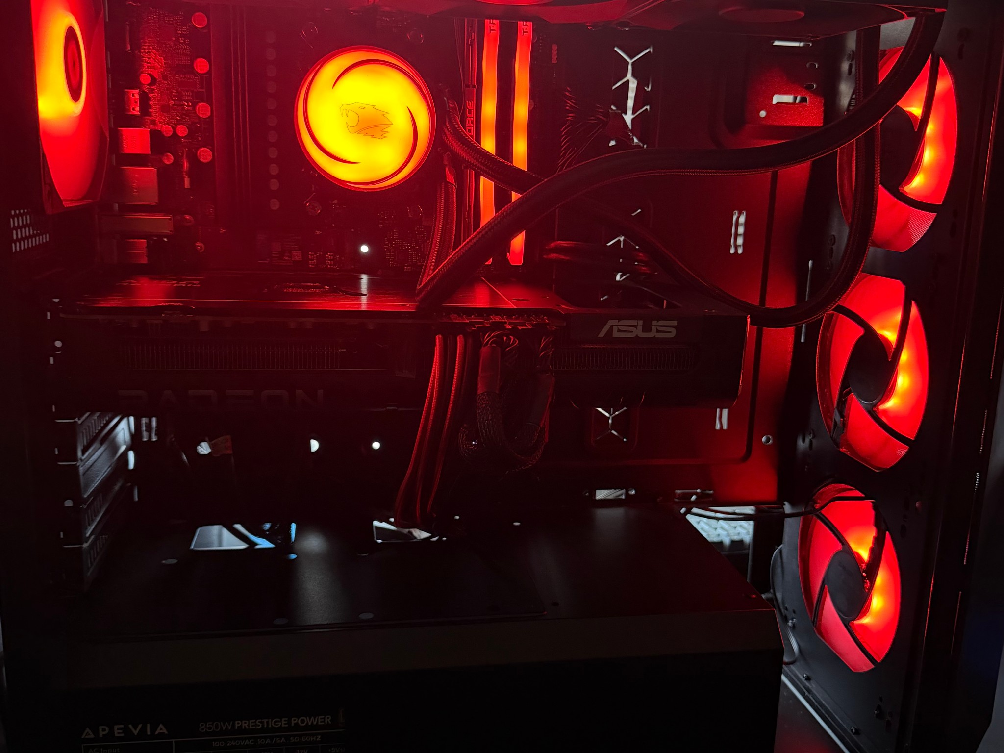 Custom 4k Gaming Pc!| 9070XT | 32GB RAM | Ryzen 7 |