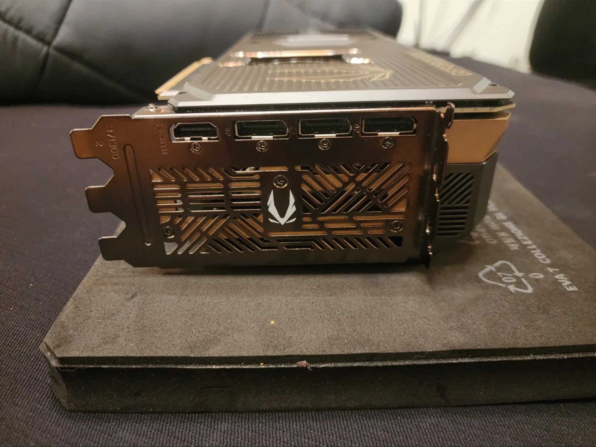 ZOTAC GAMING GeForce RTX 5080 AMP Extreme INFINITY ULTRA