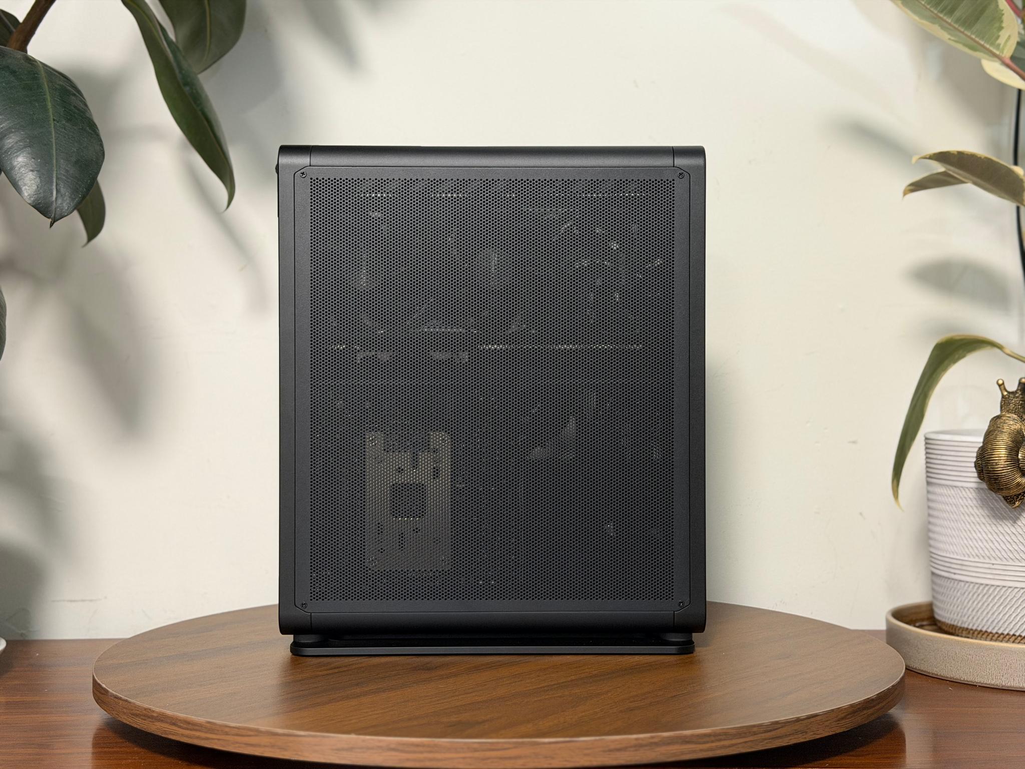 RTX 5080 Windforce OC SFF | Ryzen 7 9800X3D | 32GB DDR5 | B650E-I | 2TB SSD | NCASE x NFC Skyreach 5