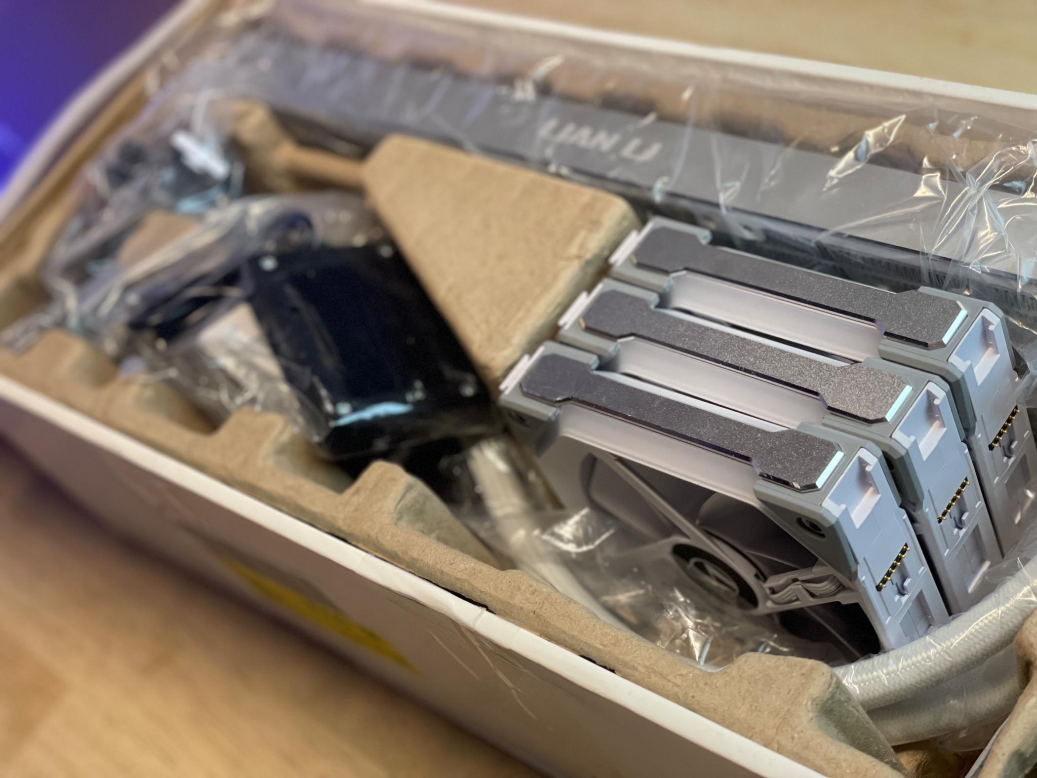 Lian Li Galahad 360 UNI FAN SL Edition AIO