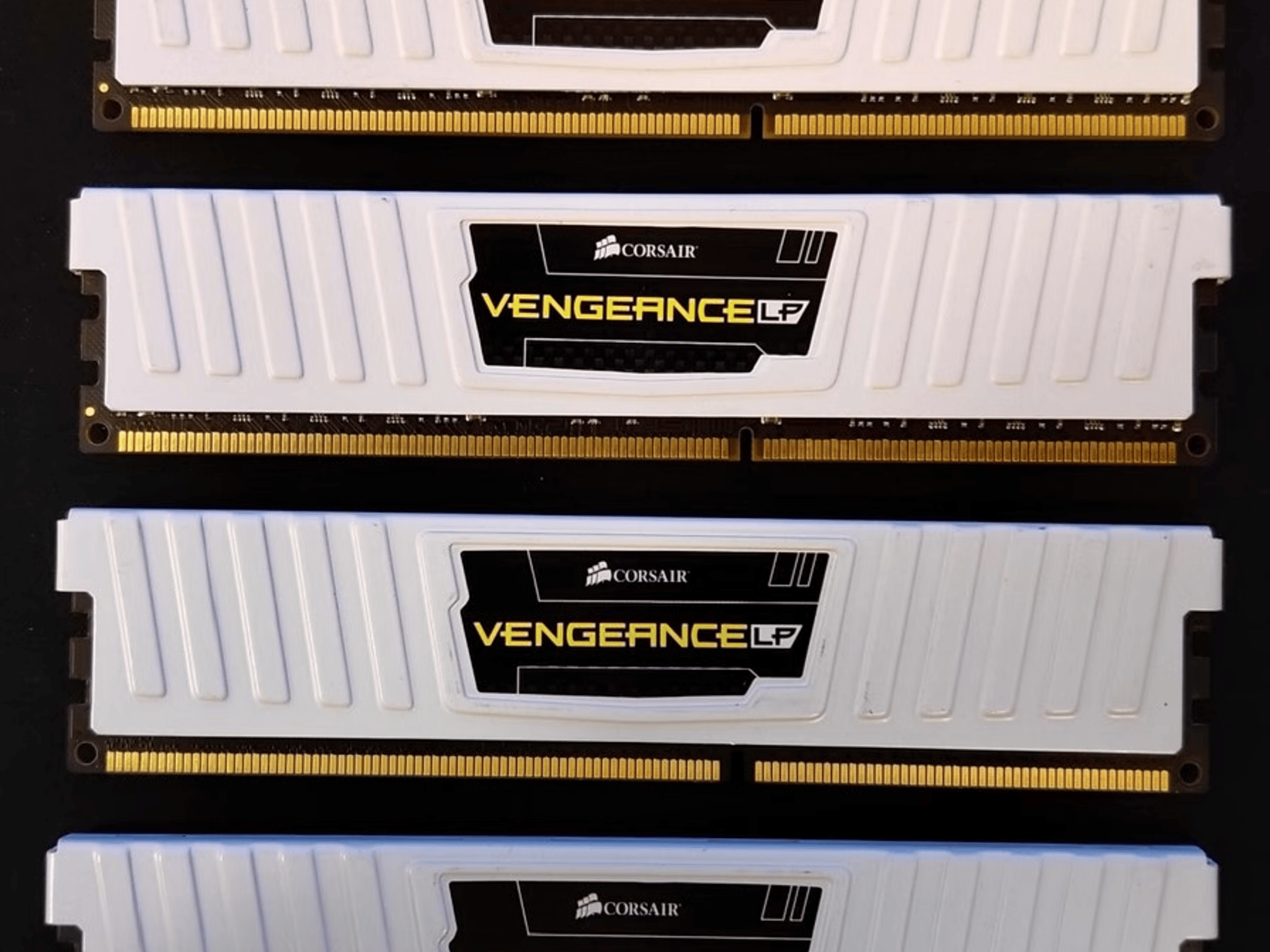 Corsair VengeanceLP 16GB(4x4GB) DDR3 1600MHz RAM