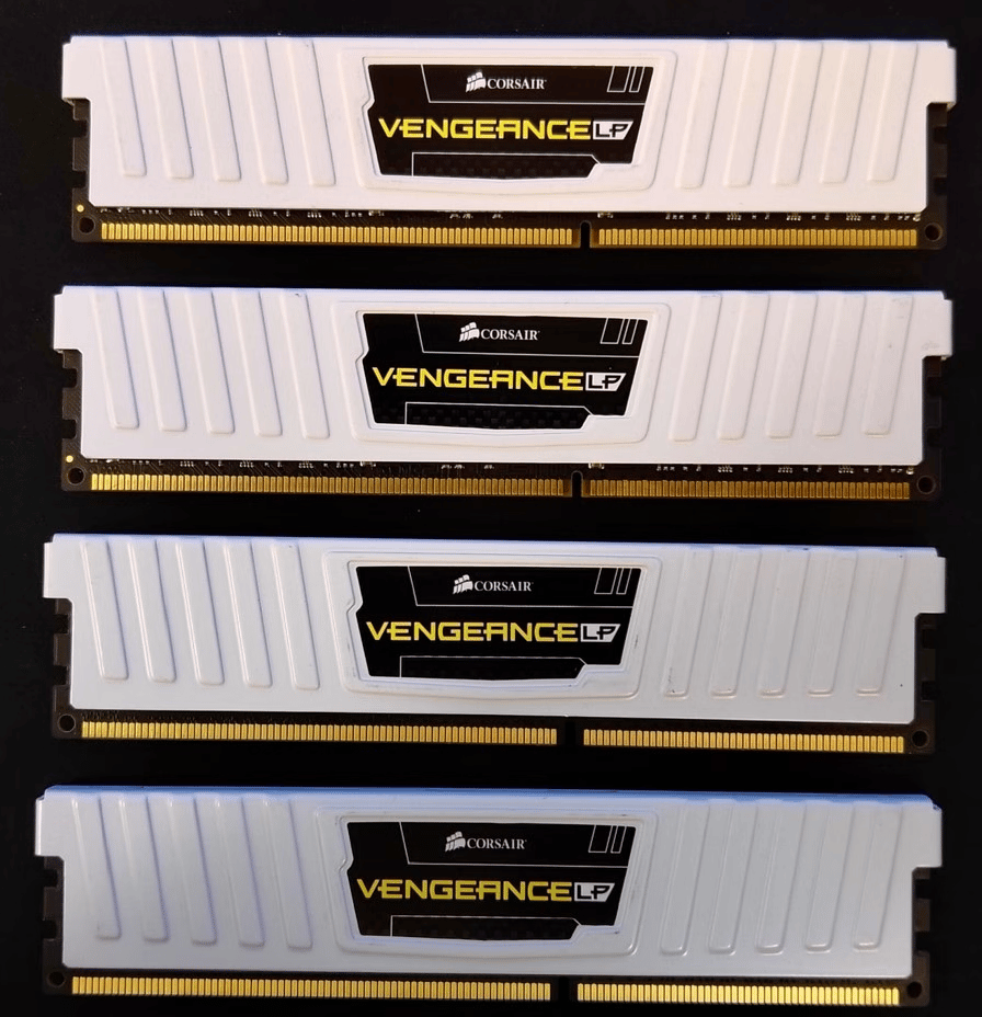 Corsair VengeanceLP 16GB(4x4GB) DDR3 1600MHz RAM