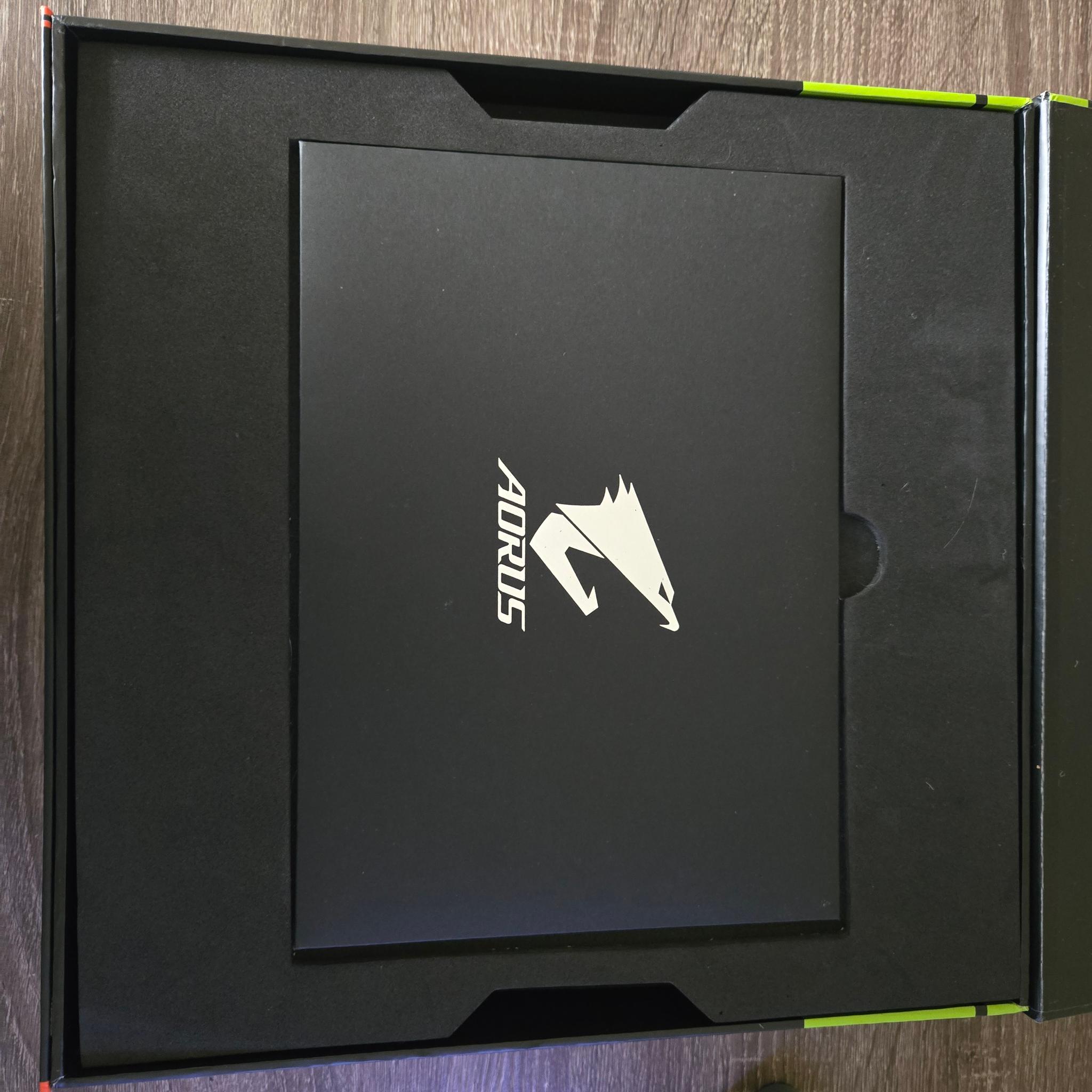 Gigabyte Aorus Xtreme Waterforce RTX 3080 10GB !!Needs custom loop!!