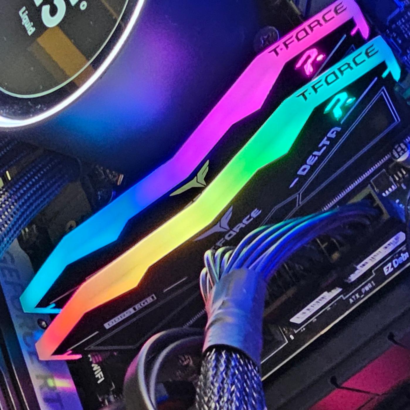 32GB DDR5 (2x16GB) CL32 5600MT/s RGB T-Force DELTA R | Jawa