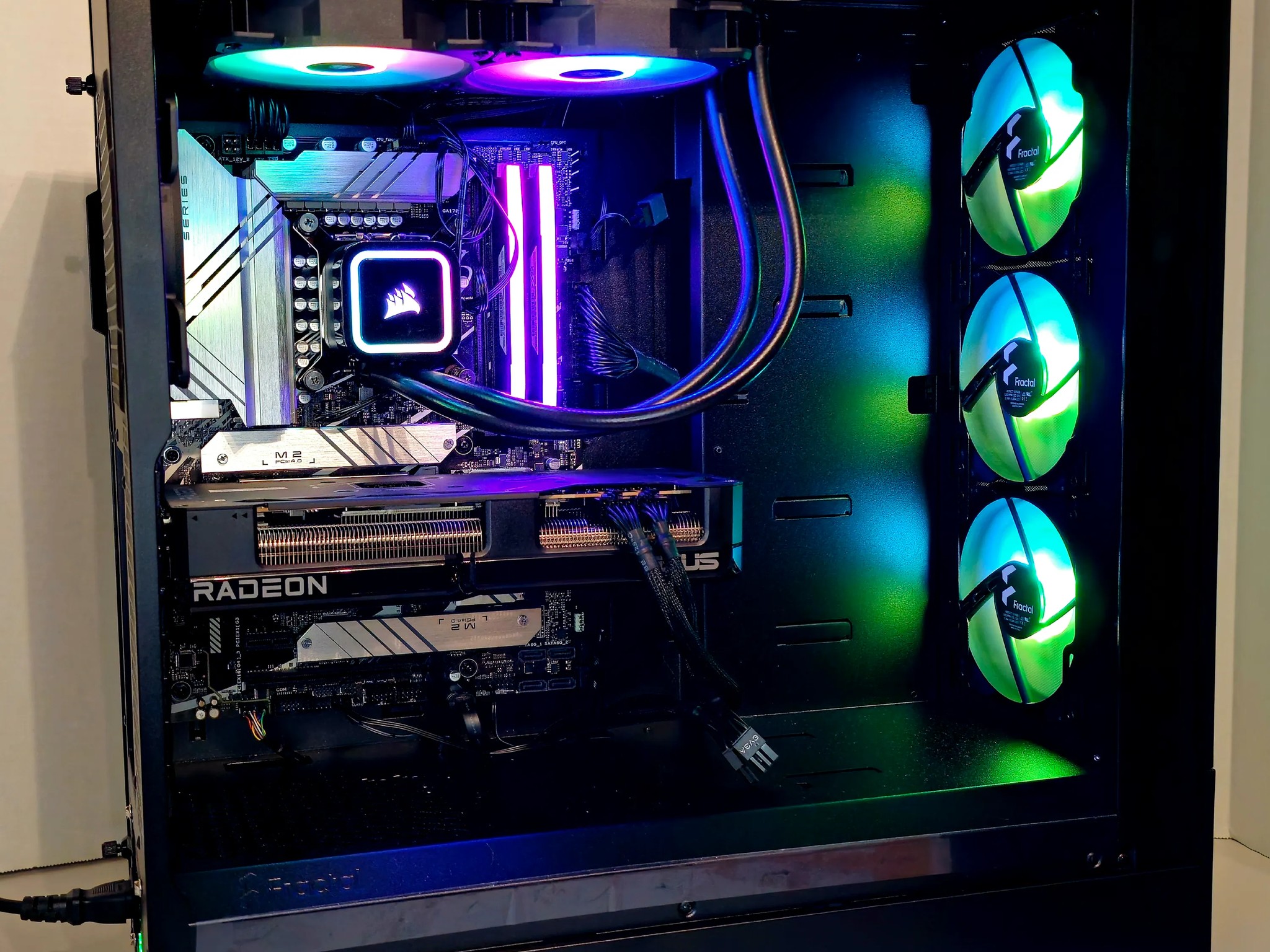 Brand New Mid Tier PC. 13600k & 7800XT