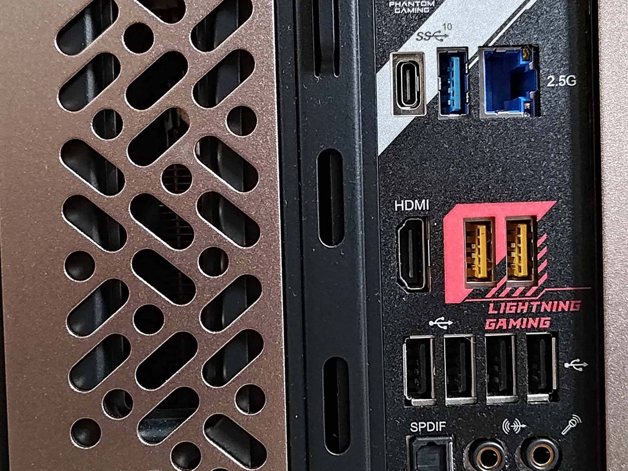 Minimalist Build Masterpiece | 7700X | 4070Ti Super | 32GB DDR5 | 1TB NVME