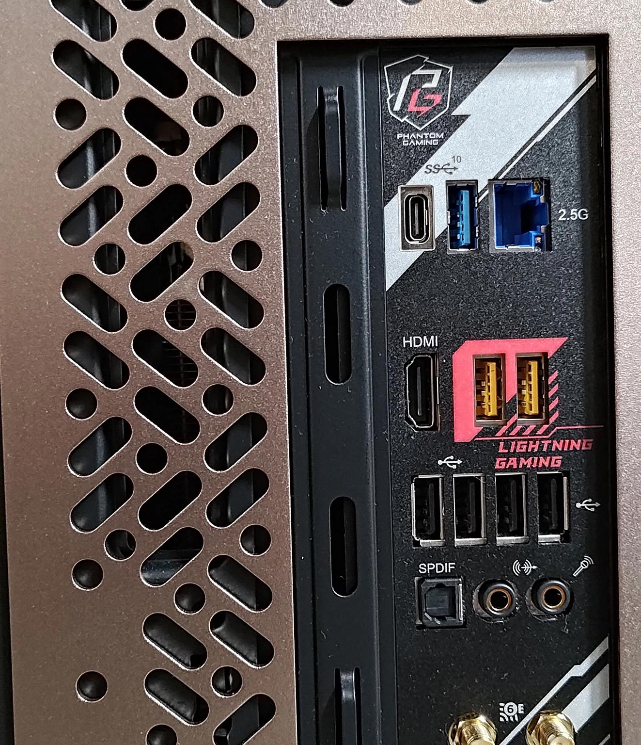 Minimalist Build Masterpiece | 7700X | 4070Ti Super | 32GB DDR5 | 1TB NVME