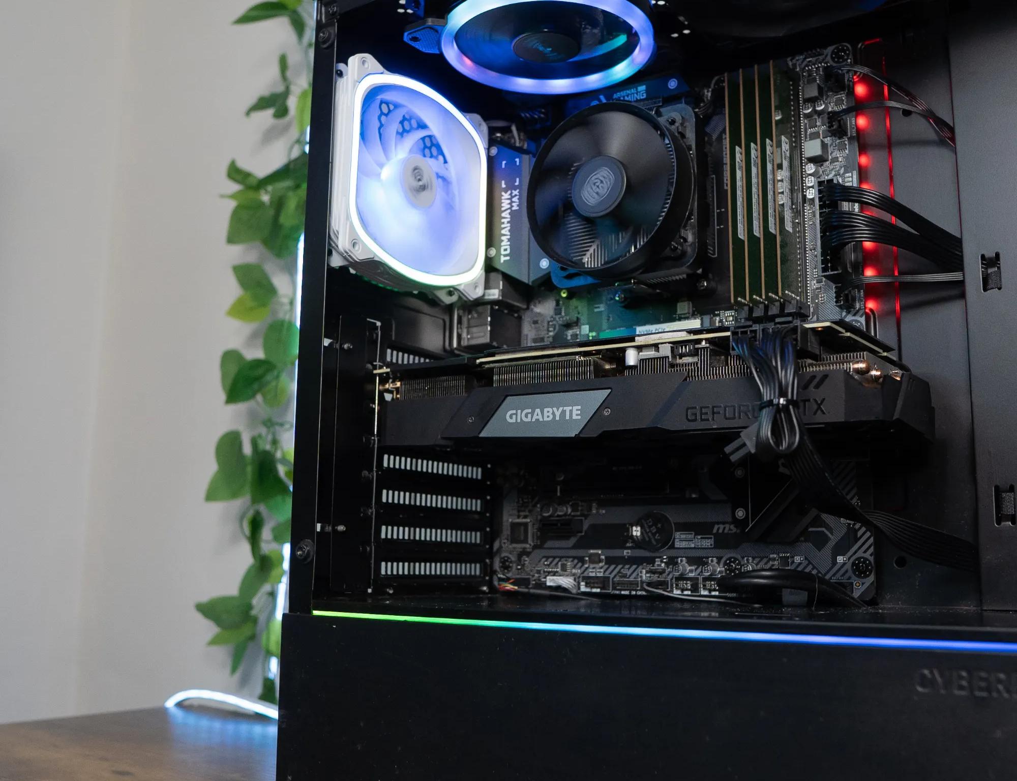 🍬🛸 | Gigabyte RTX 2080 SUPER 8GB | RYZEN 7 2700X | 32GB DDR4 RAM | 2.5TB | CyberPowerPC
