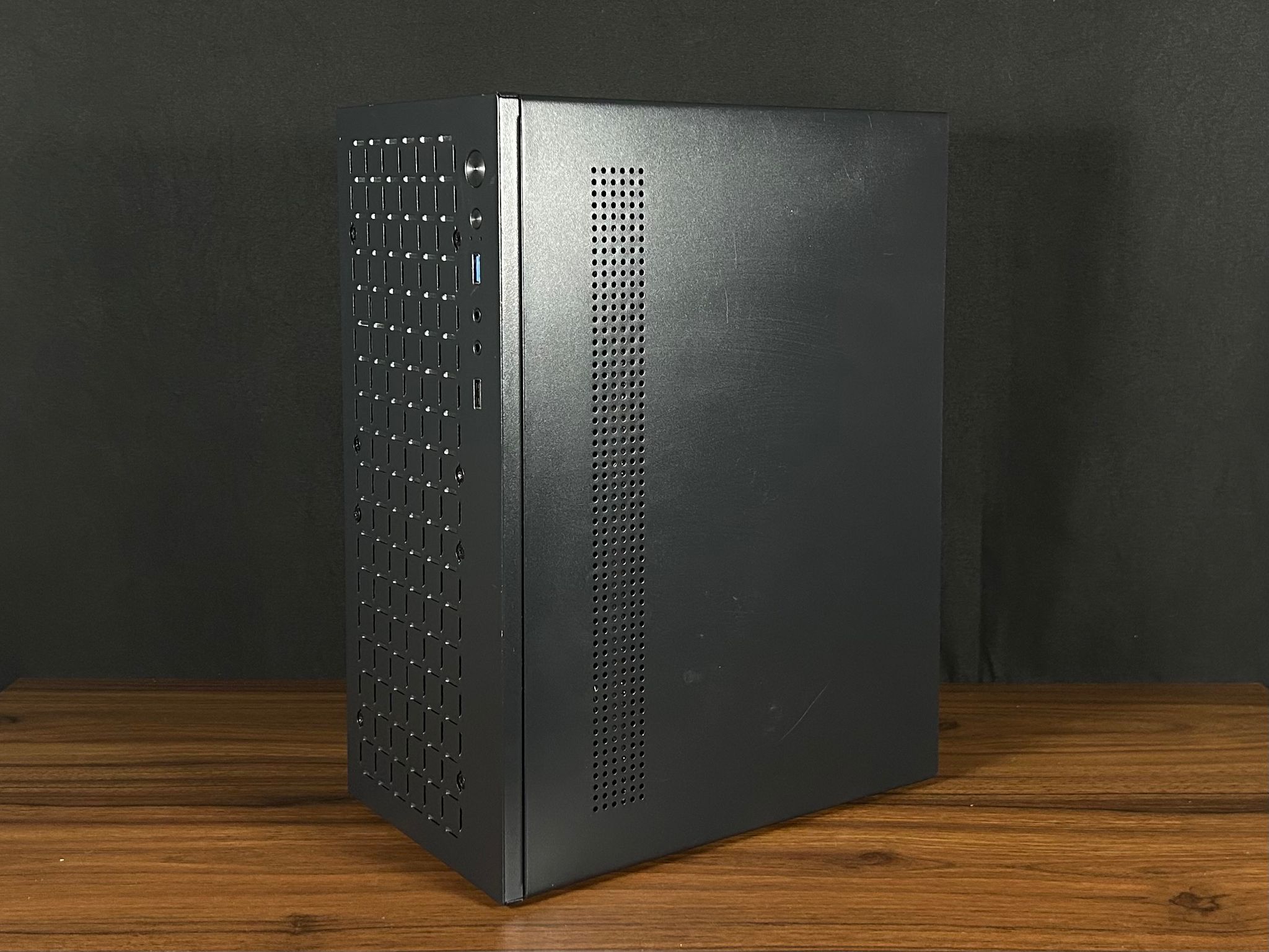 Custom Gaming PC - Radeon RX 5600 XT | Ryzen 5 2600 | 16GB DDR4
