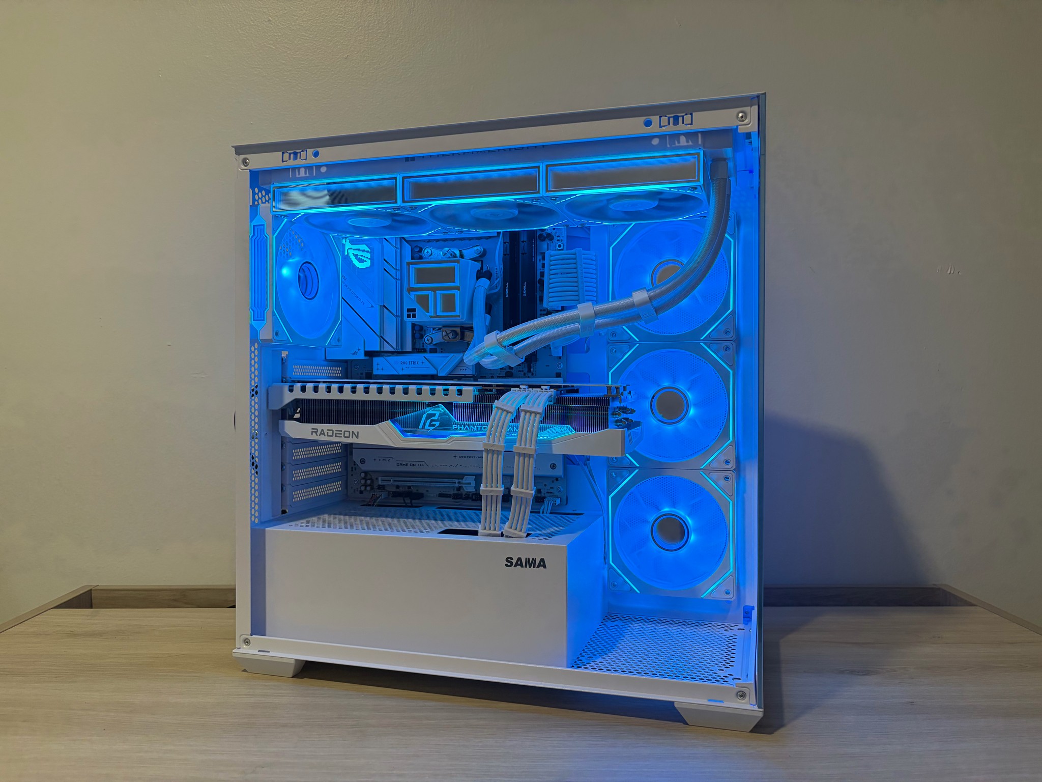 👻 Phantom 👻 Ryzen 5 9600X RX 7900 XT 20GB 32GB DDR5 1TB M.2 Win 11Pro Gaming PC