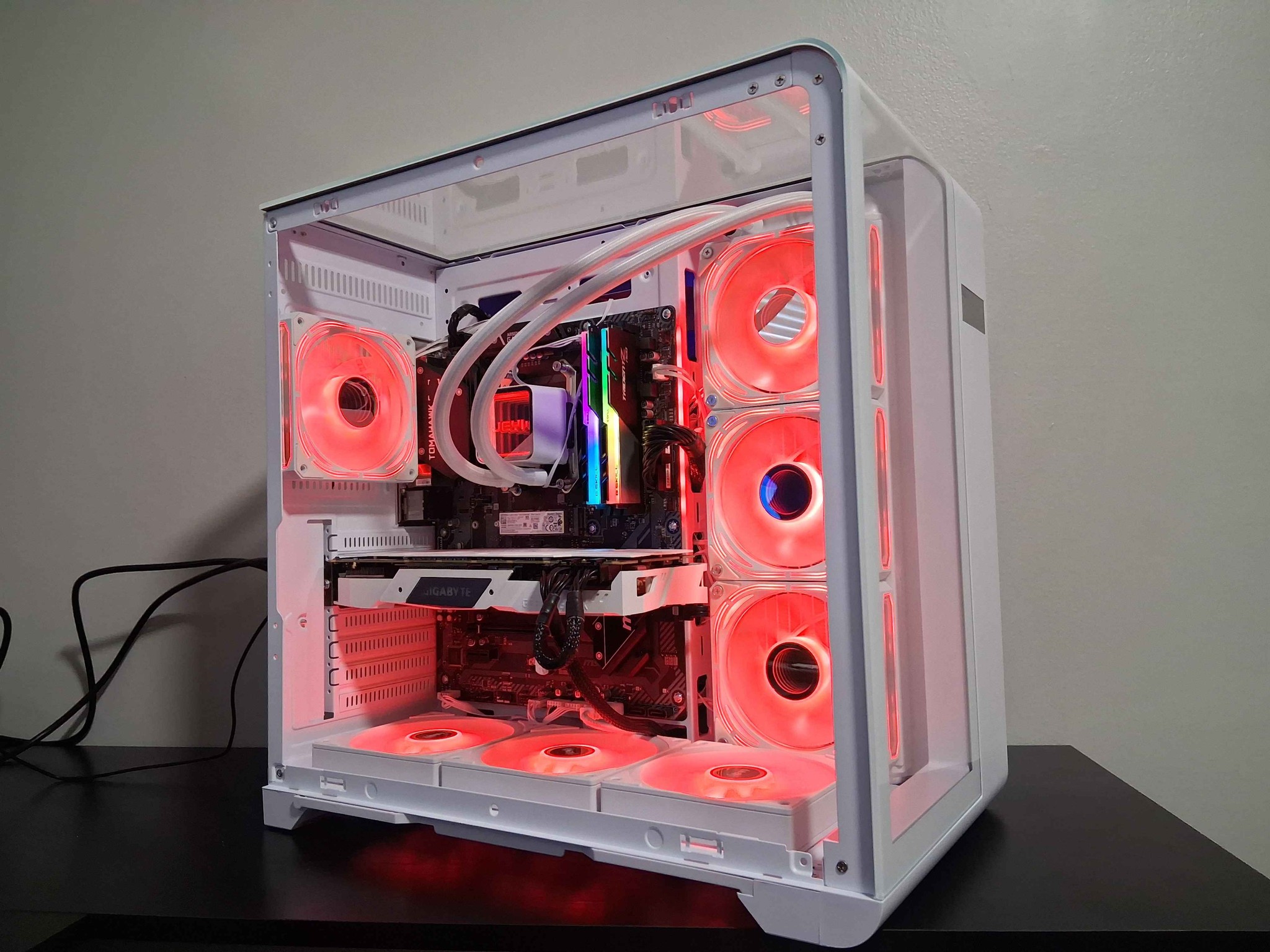 ⚪🟣Gaming PC🟣⚪ Ryzen 5 3600XT / 16GB DDR4 / 2.5TB Storage / GIGABYTE RTX 2070 / WINDOWS 11 / WIFI