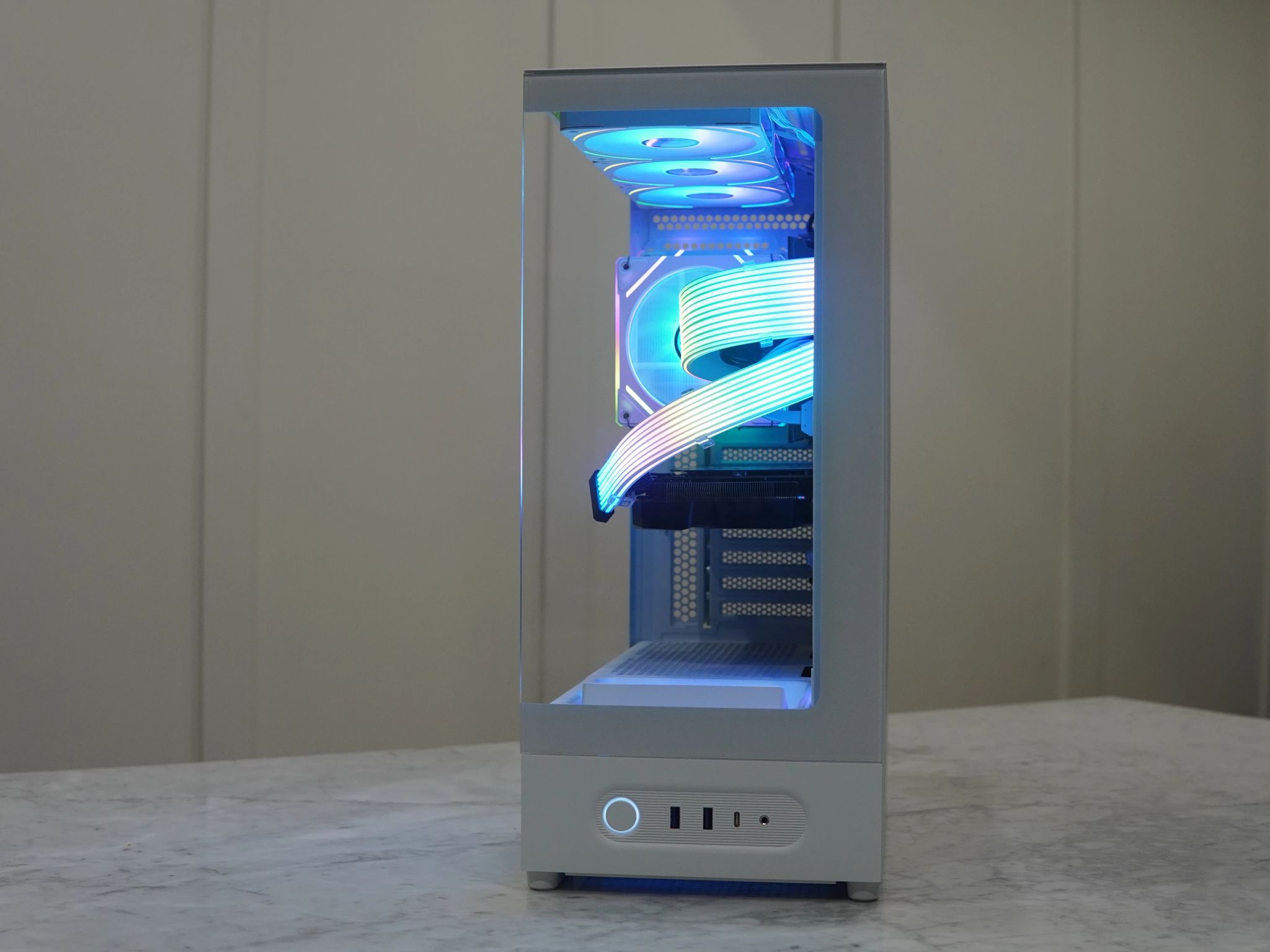 RX 6700 XT, Ryzen 7 3700X White Gaming PC