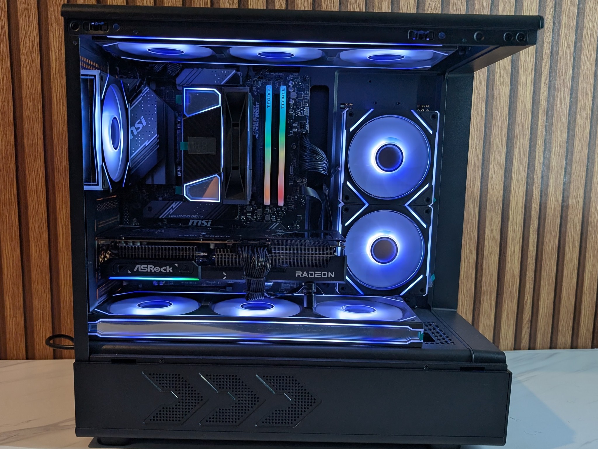 9070 16GB | RYZEN 5 7600X | 16GB DDR5 | 1TB NVME | 750W