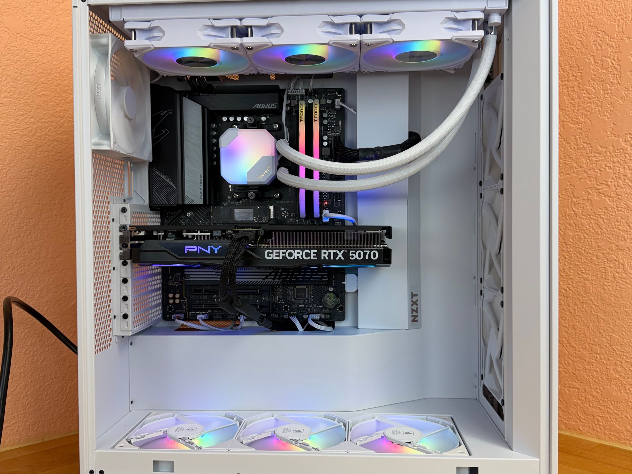 Whiteout Ryzen 7 9800X3D + RTX 5070 Gaming PC | 32GB DDR5 | 1TB NVMe