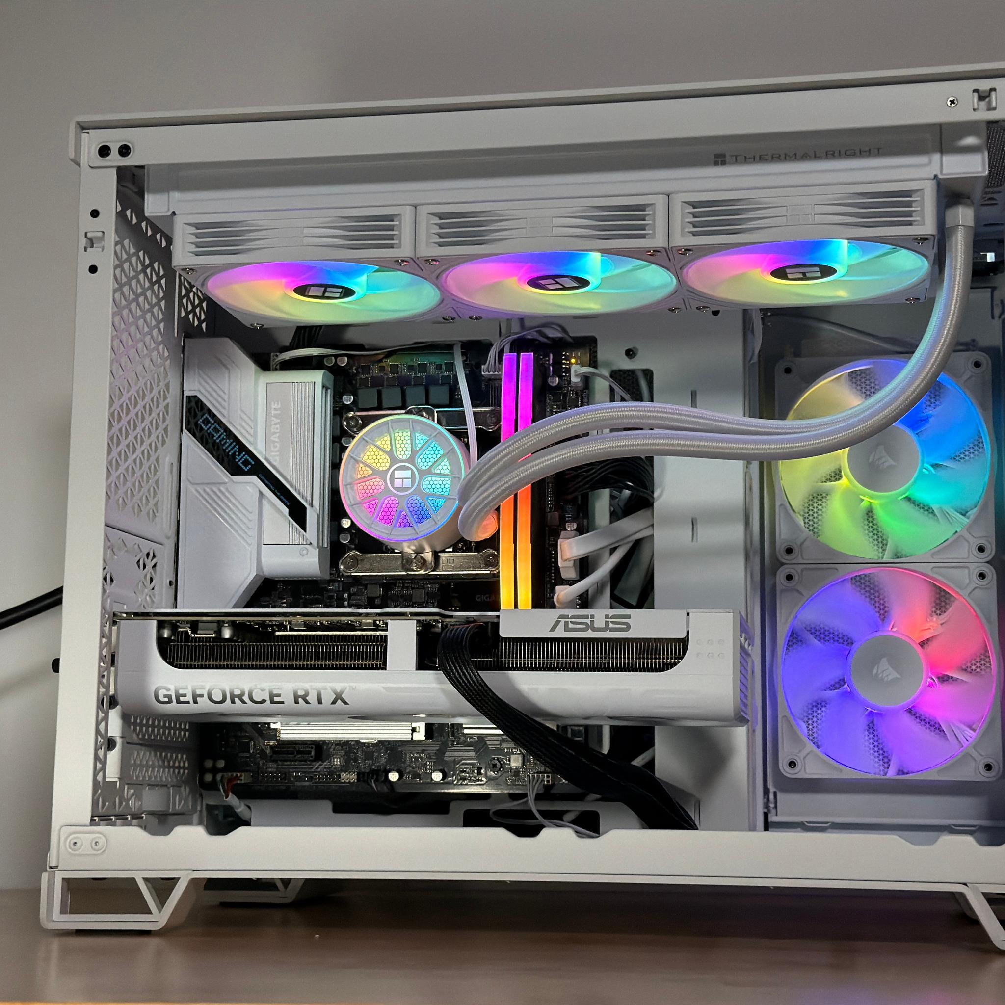 RTX 5070 Intel Core Ultra 7 265k Gaming PC