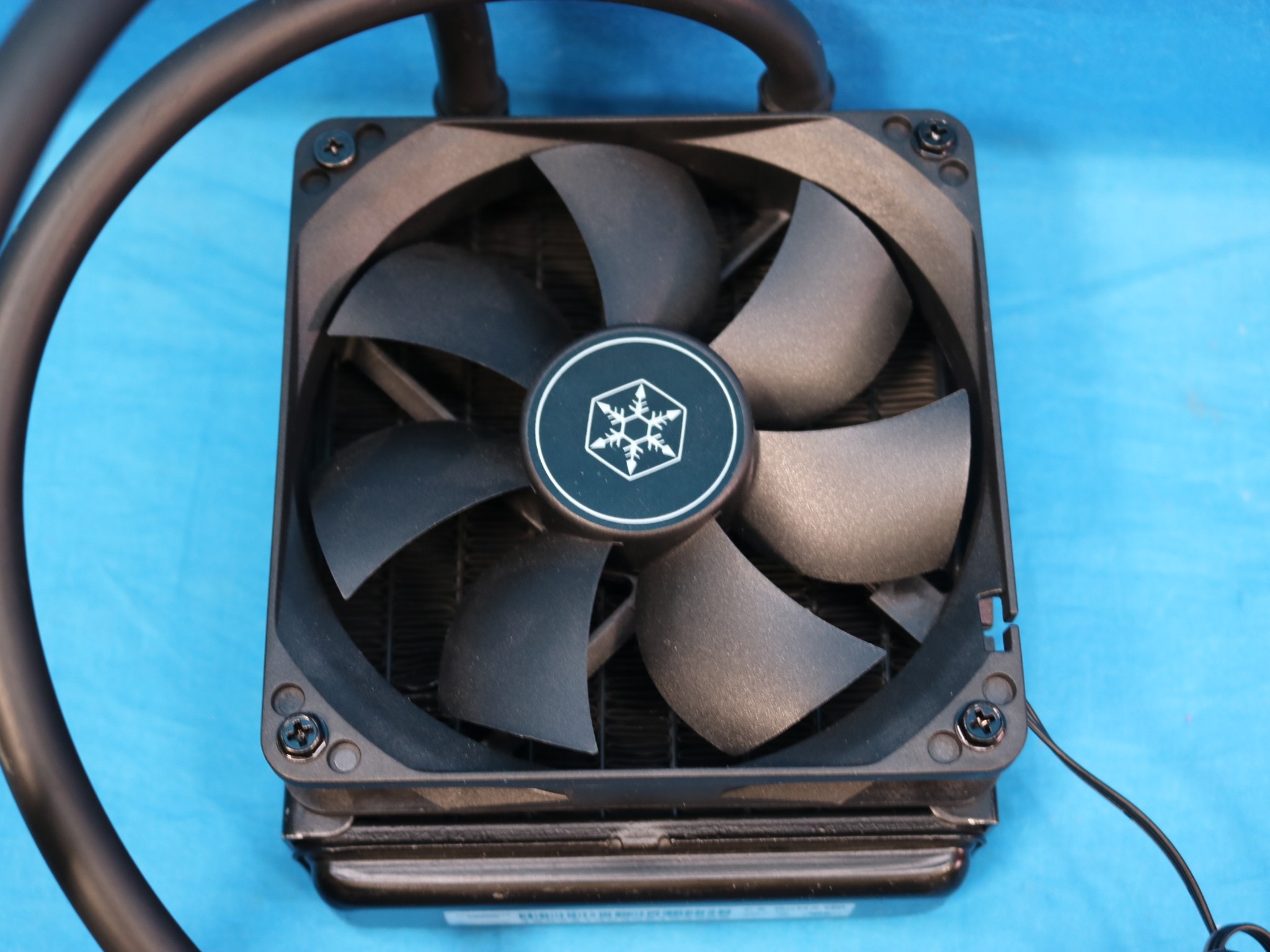 Sapphire AMD Radeon R9 295X2 8GB GDDR5 PCIe 3.0 x16 Desktop GPU - 4084642757