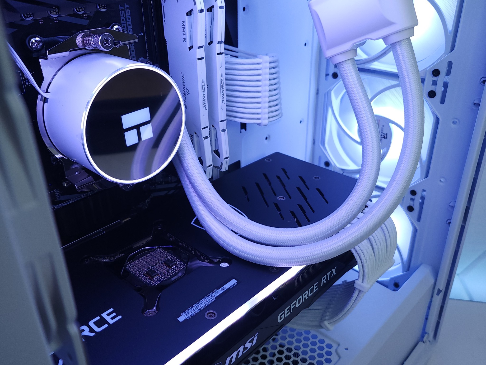 🤍🤍RTX 3080Ti | Ryzen 7 5700X | 32GB 3200MHz | 1TB NVMe SSD