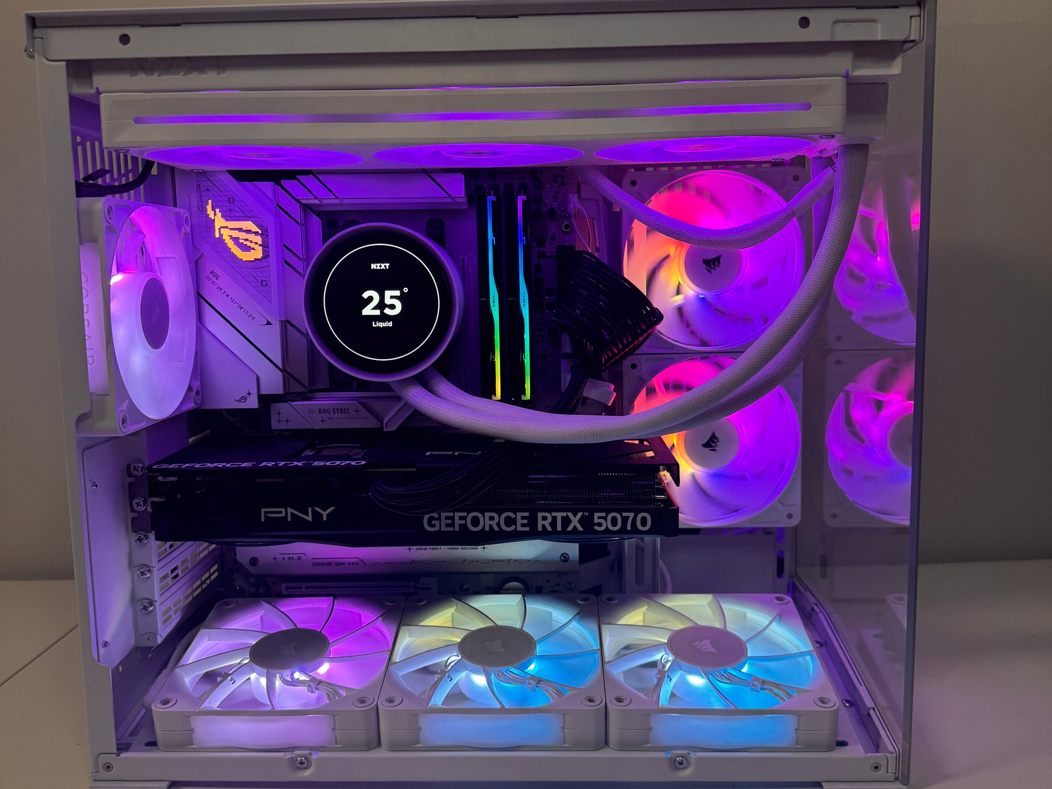 Custom Gaming PC – Ryzen 7 7800X3D / PNY 5070 OC Triple Fan / 32GB RAM