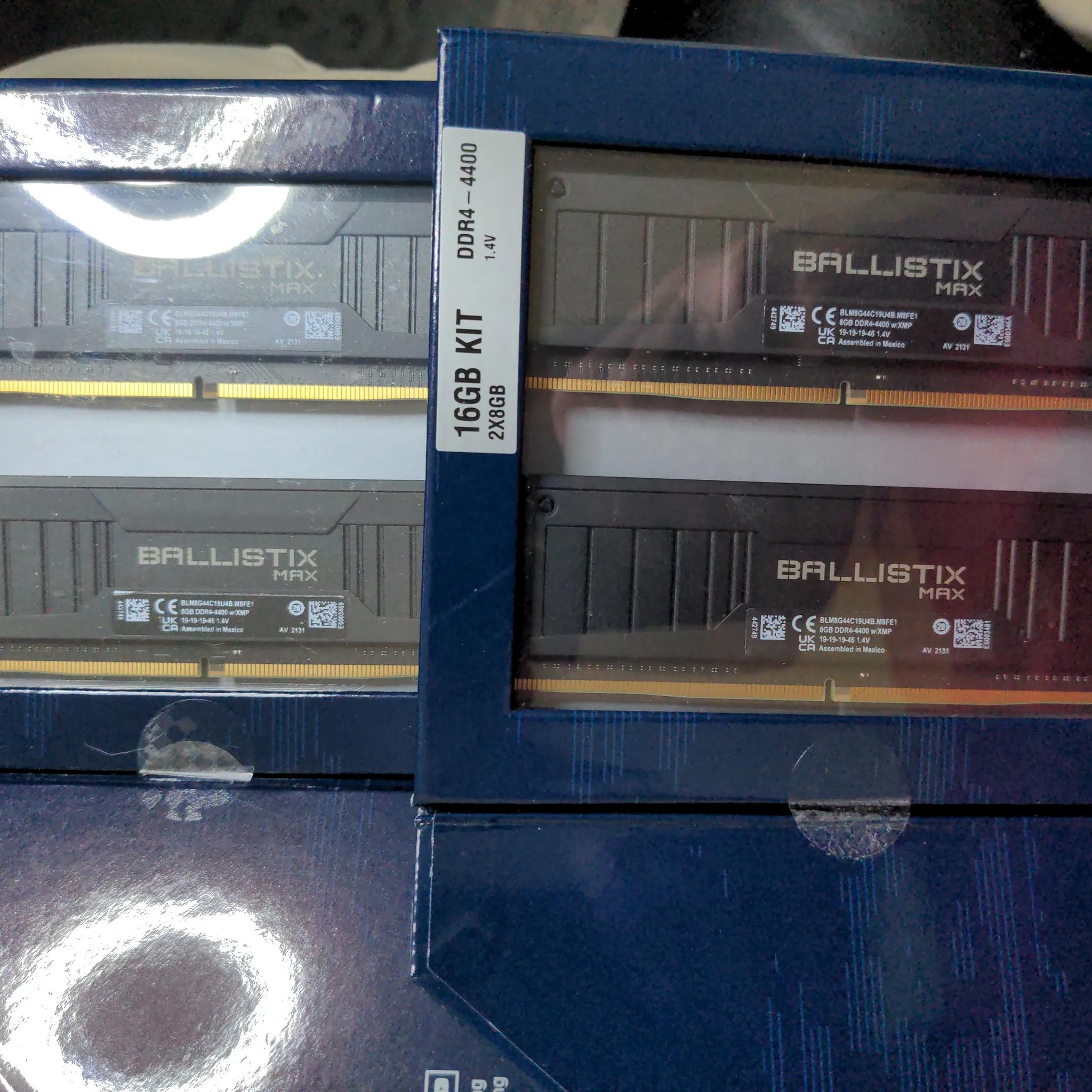 4400MHz Crucial Ballistix MAX 16 GB (2 x 8 GB) DDR4-4400 CL 19 Memory