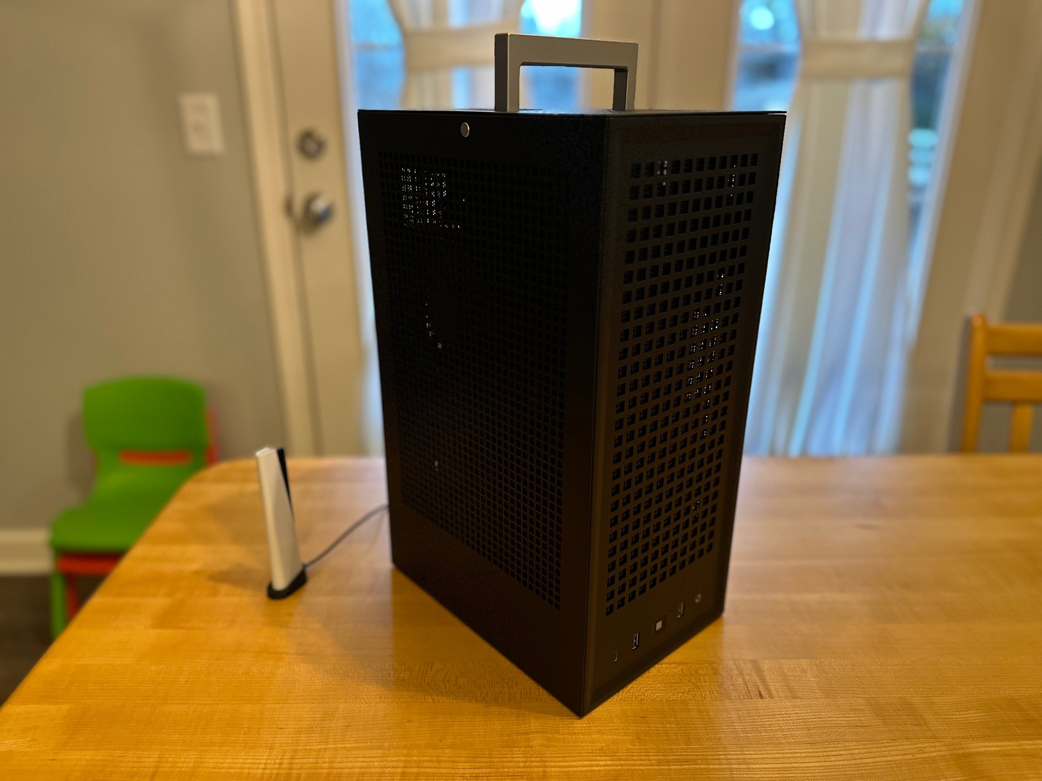 🖤🐝| RTX 3080, Ryzen 5700x, 32gb Ram, 1tb SSD Silent 🤫 ITX PC, WiFi Equipped! Christmas Special!