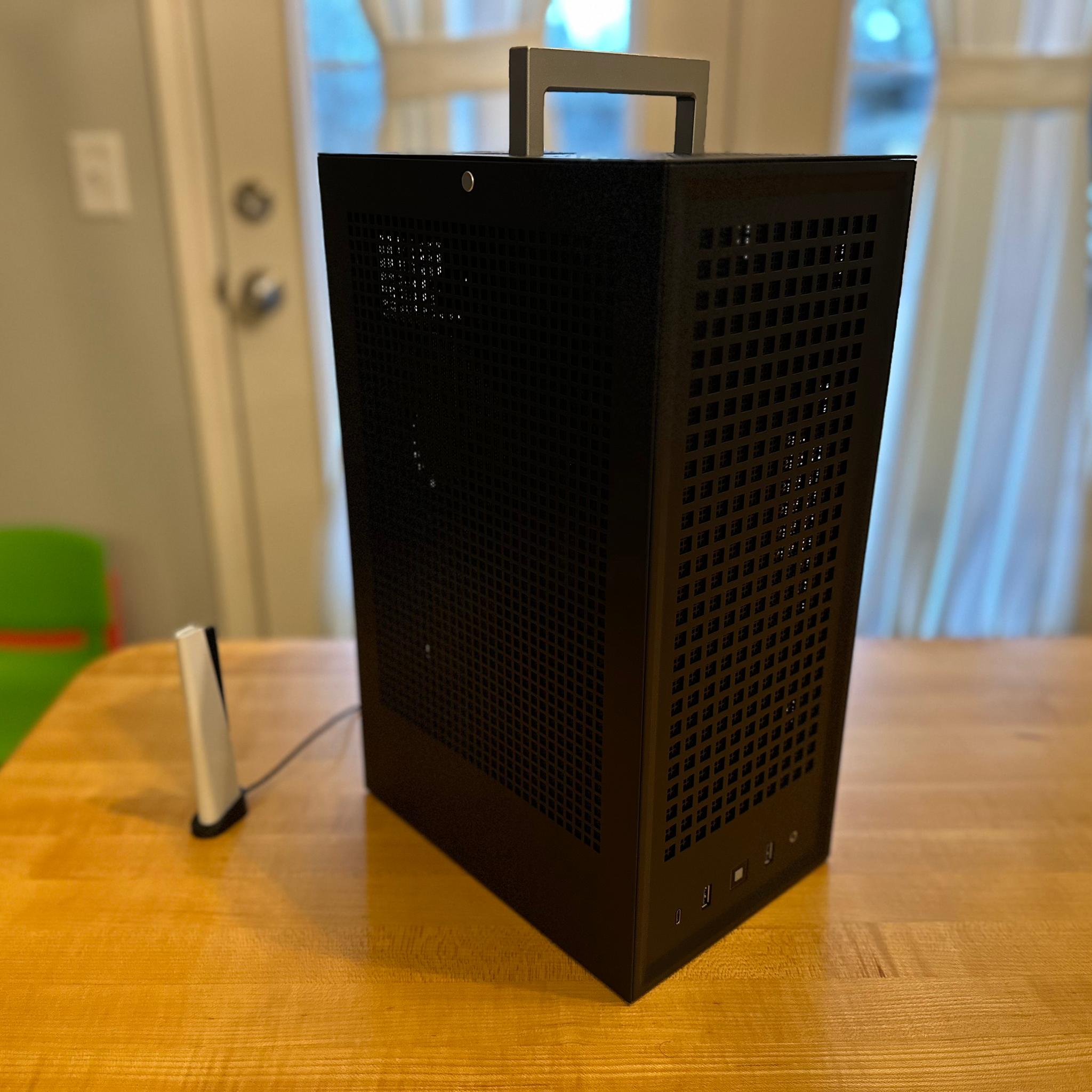 🖤🐝| RTX 3080, Ryzen 5700x, 32gb Ram, 1tb SSD Silent 🤫 ITX PC, WiFi Equipped! Christmas Special!