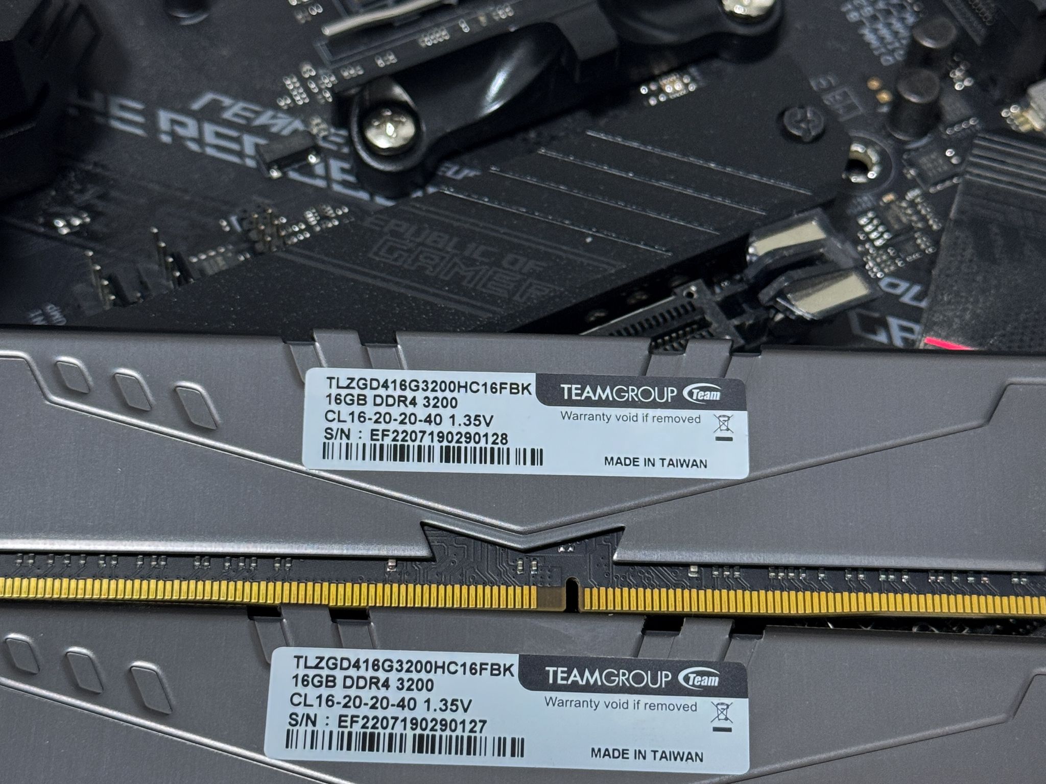 AMD COMBO! Ryzen 5 5600G / 32GB RAM / ASUS ROG STRIX B550-F Gaming Wifi II