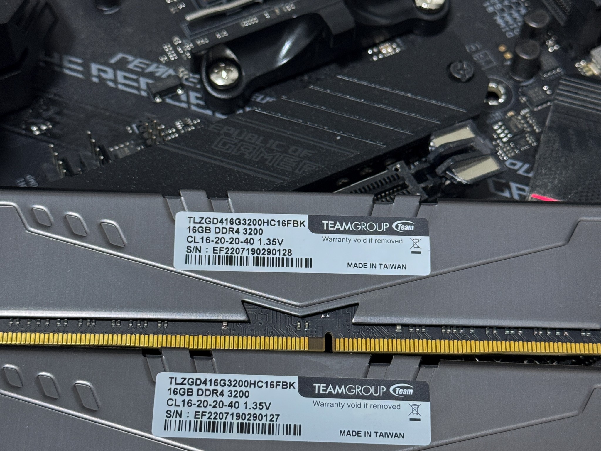 AMD COMBO! Ryzen 5 5600G / 32GB RAM / ASUS ROG STRIX B550-F Gaming Wifi II