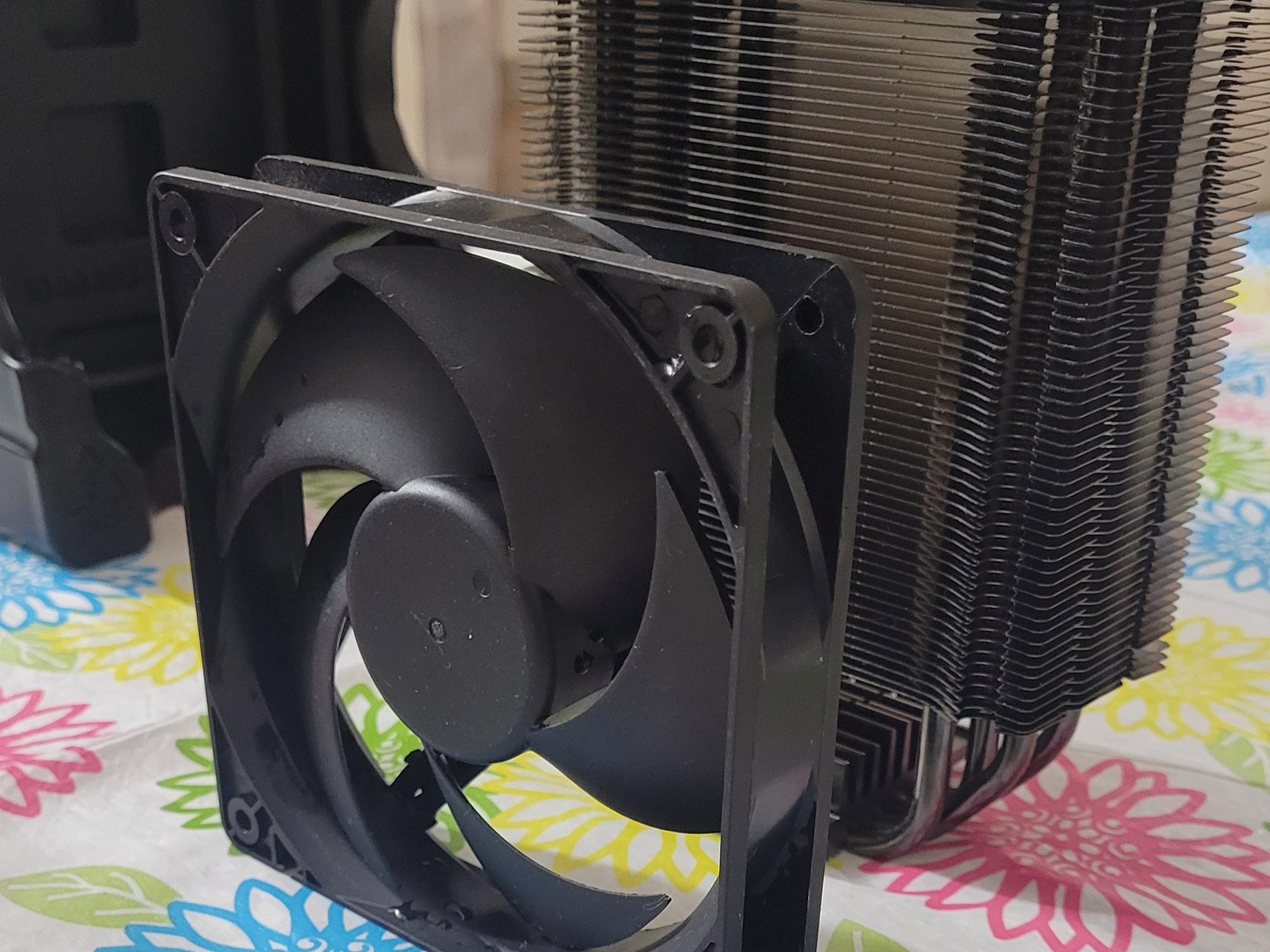Cooler Master Hyper 212 Black CPU Air Cooler