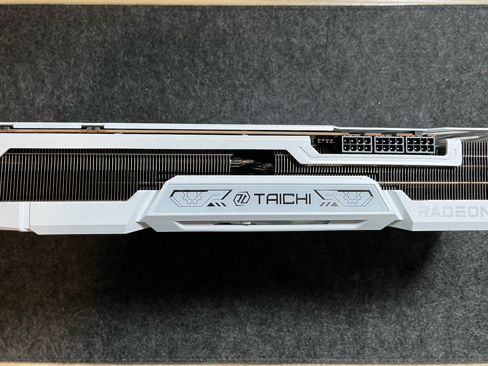 **SALE** RX 7900 XTX TAICHI WHITE 24GB OC AMD RADEON