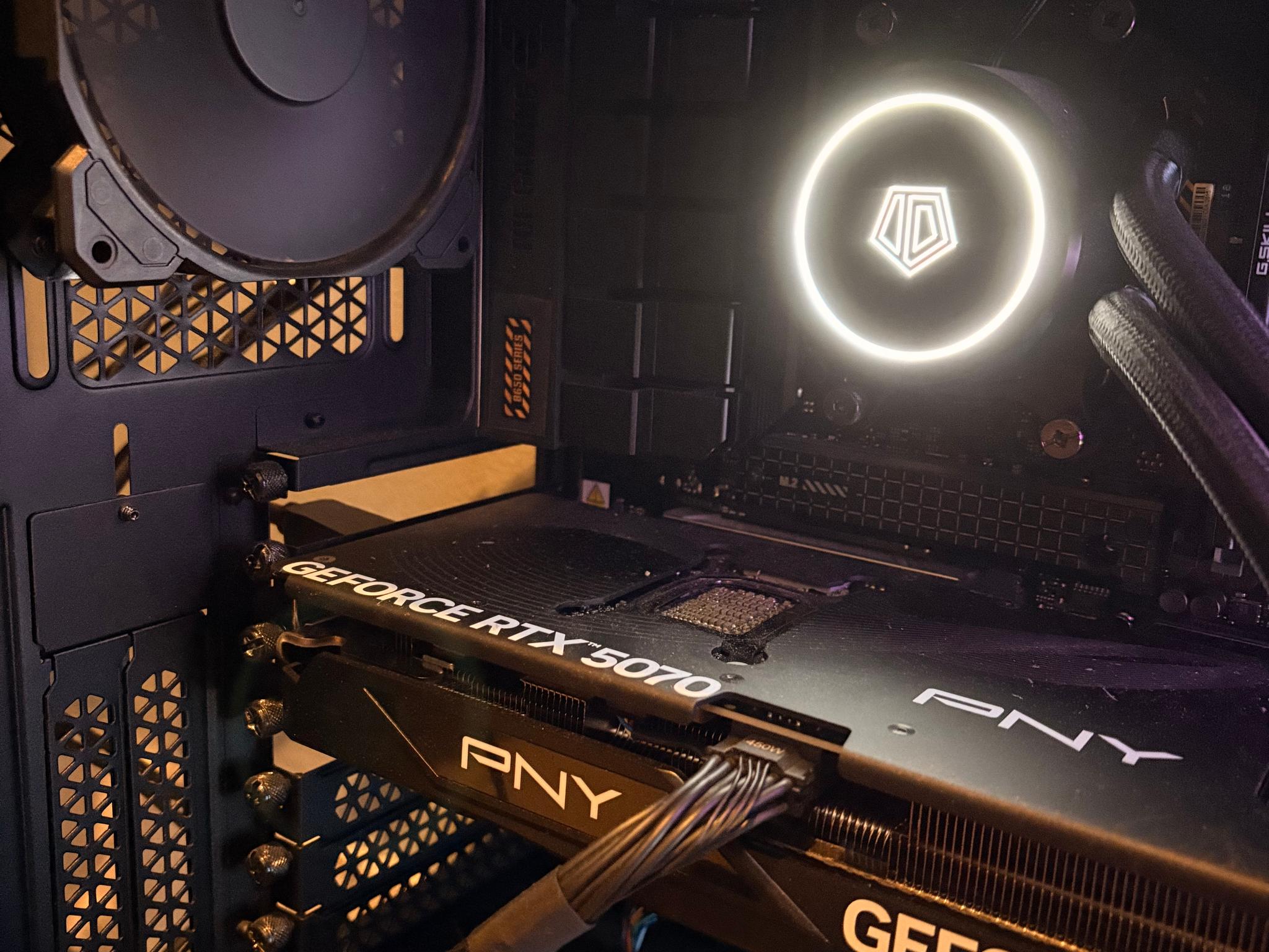 High-End 1440p Gaming PC - RTX 5070 12GB / Ryzen 5 7600X3D (3.5TB Storage)