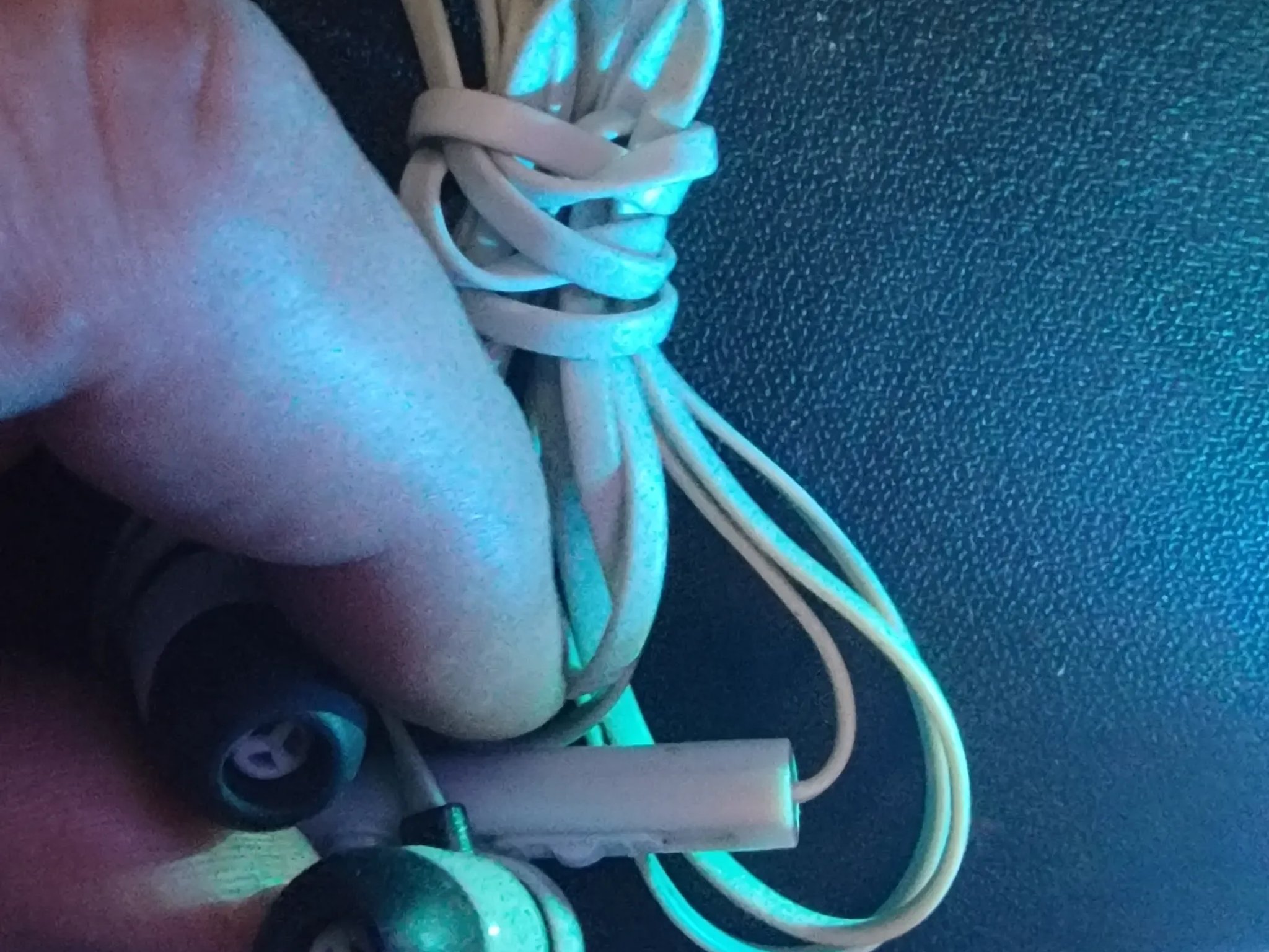 Headphones EDMs 👂 EarBuds White Cord Black Earplugs