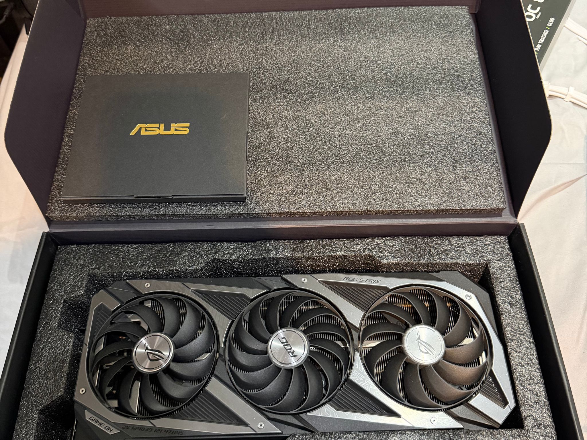 ASUS ROG STRIX GAMING OC GeForce RTX 3070 Ti